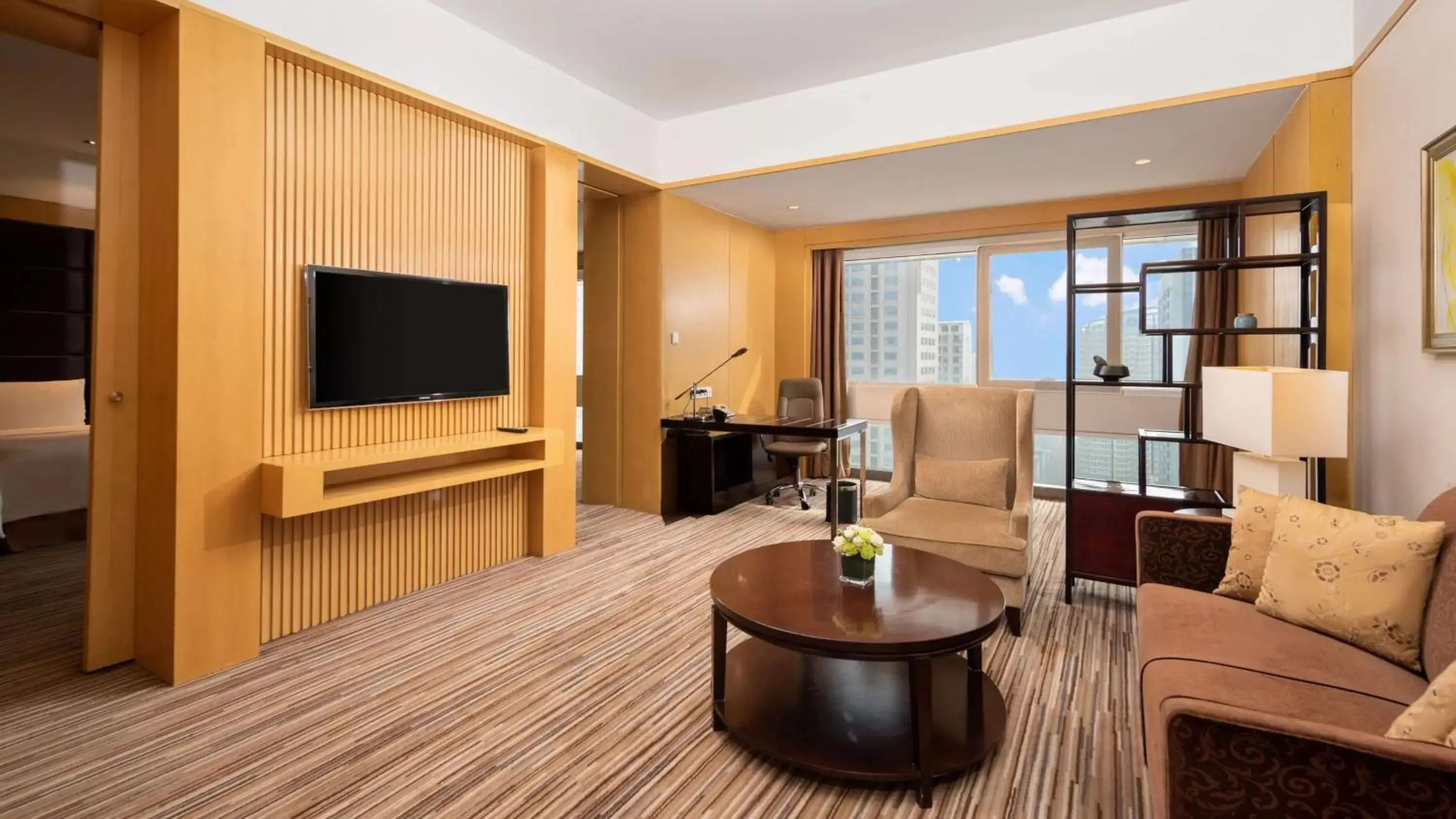 Photo of the whole room, Seating Area in Holiday Inn Shijiazhuang Central, an IHG Hotel