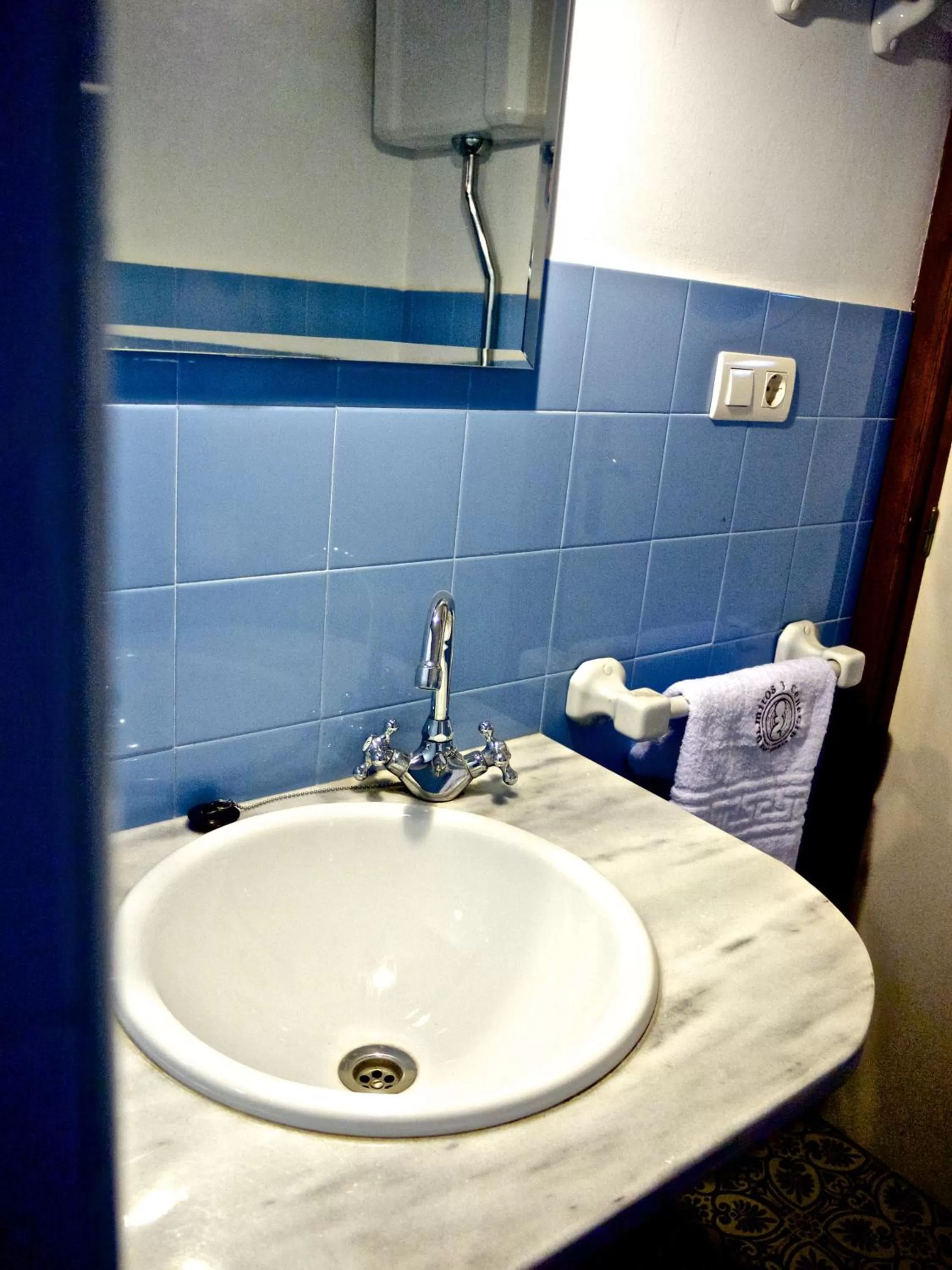 Bathroom in Olmitos 3 Hotel boutique, Casa-Palacio