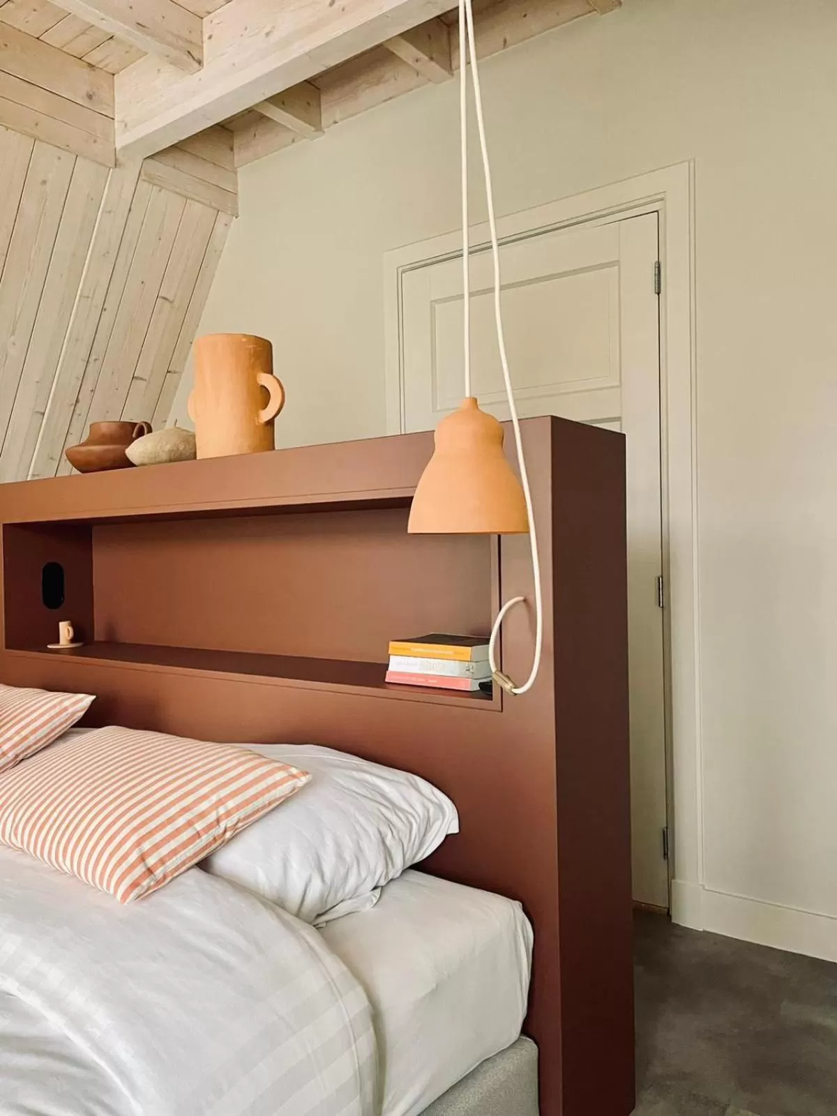 Bed in Herberg Swaen aan de Brink