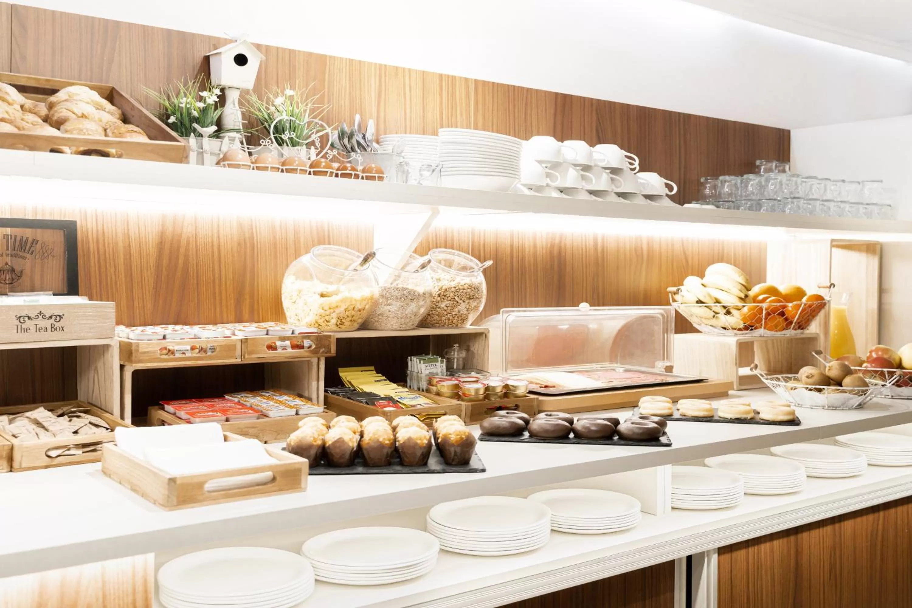 Food and drinks in Sweet Hotel Continental