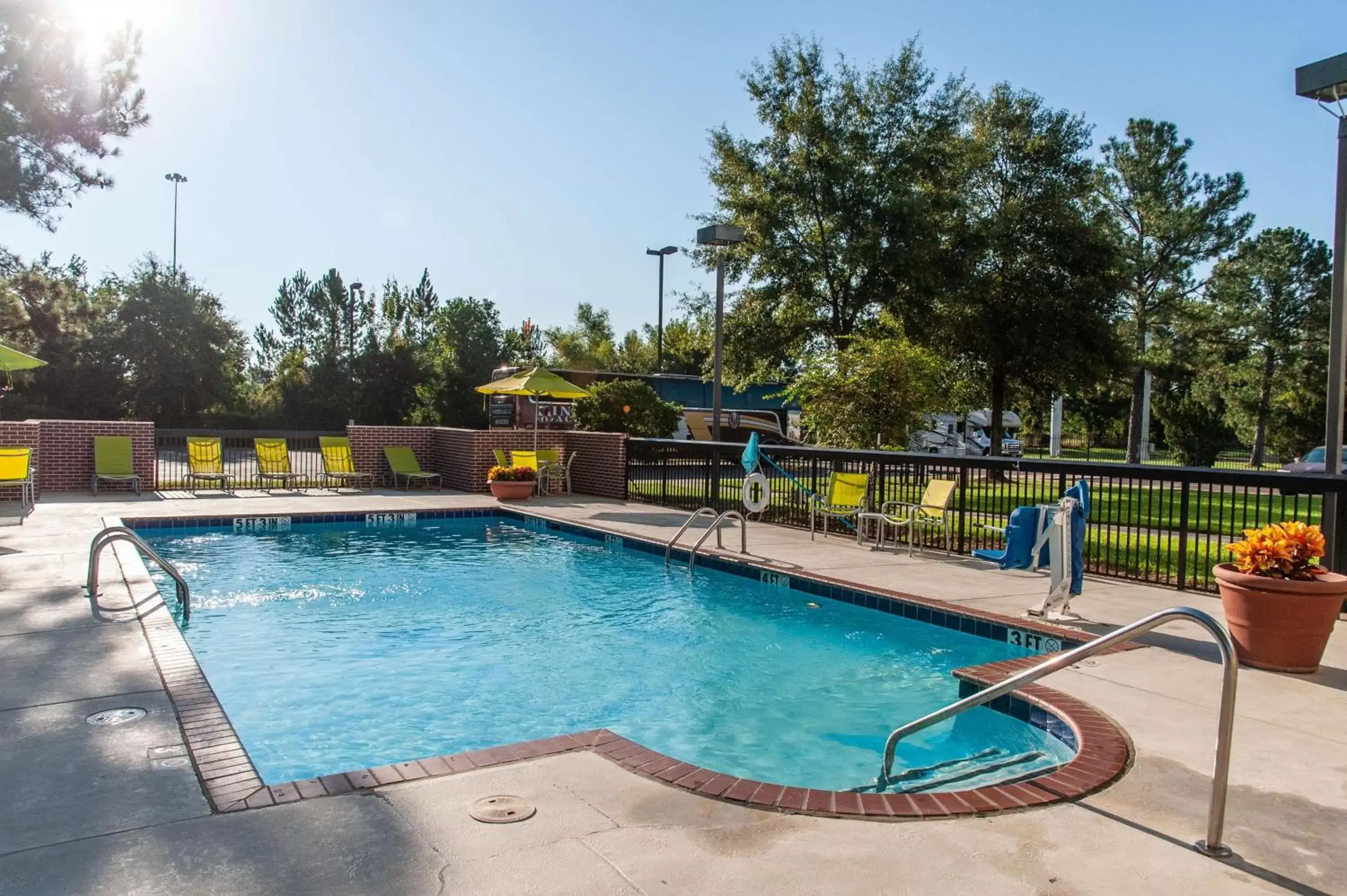 Pool view, Swimming Pool in Hampton Inn & Suites Jackson Coliseum