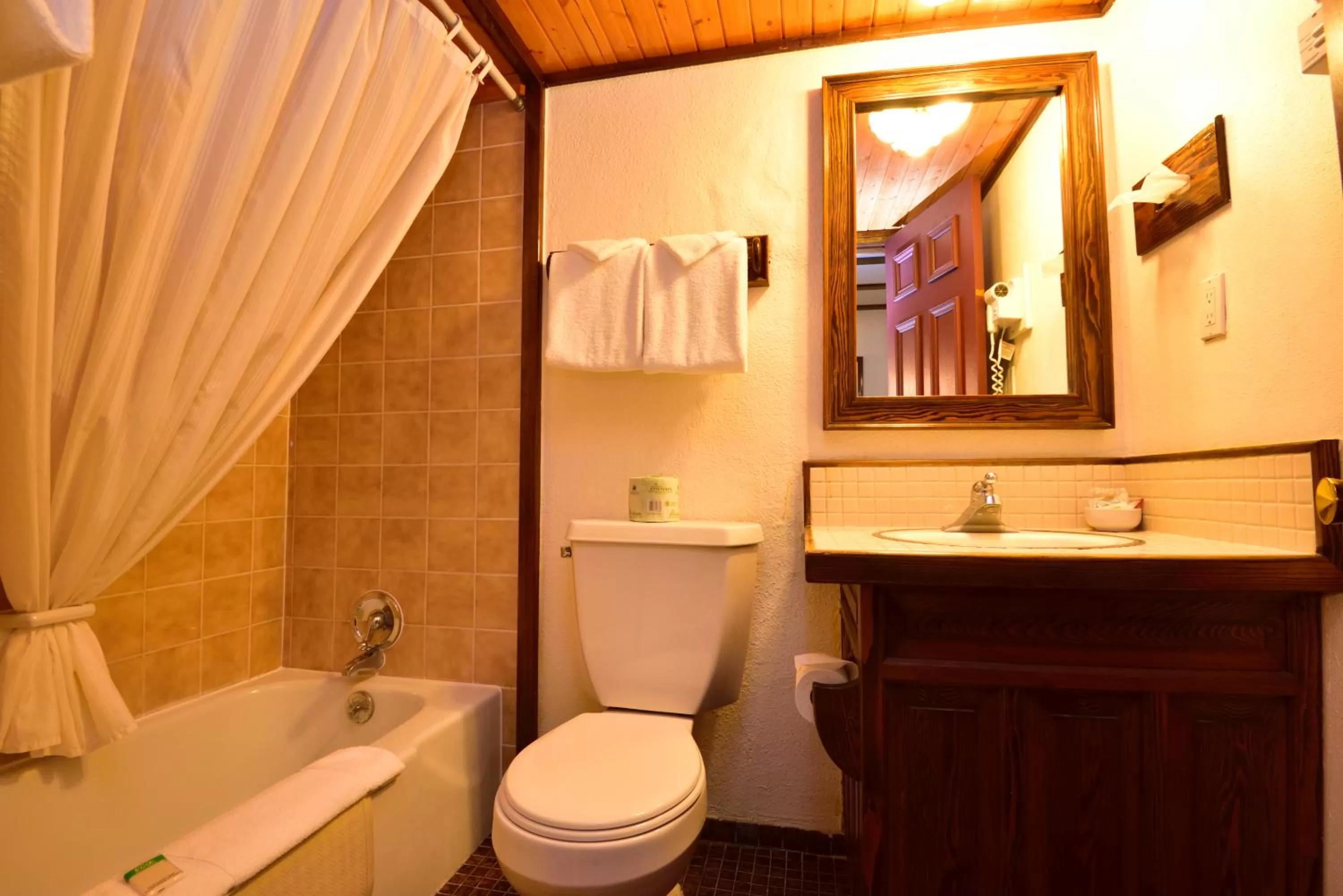 Bathroom in Sequim West Inn