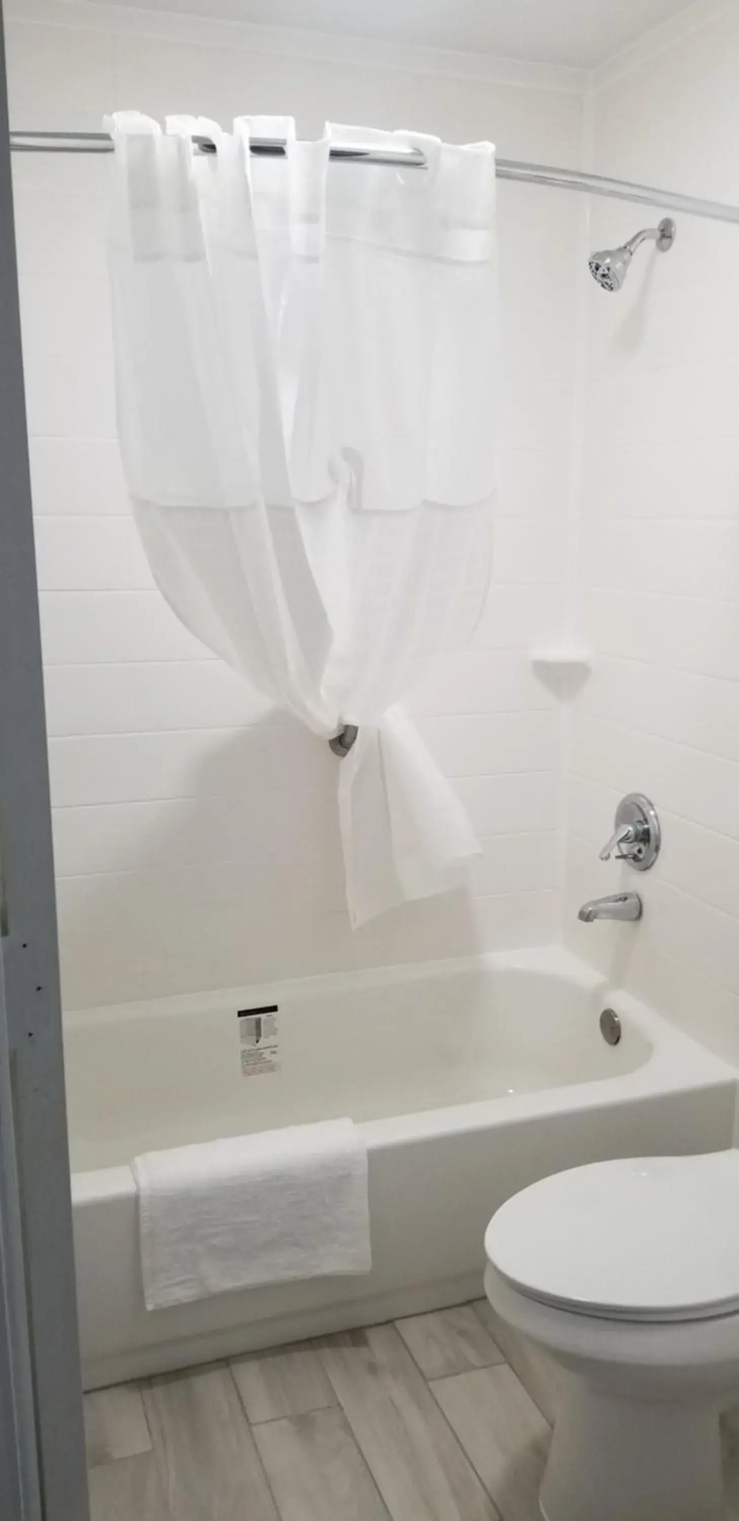 Bathroom in Key West Inn - Boaz