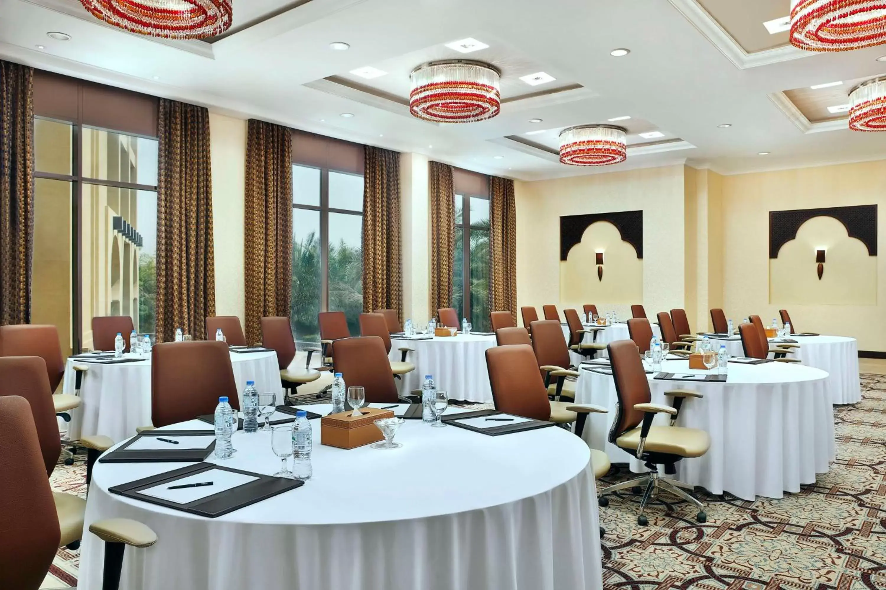 Meeting/conference room, Restaurant/Places to Eat in Hilton Ras Al Khaimah Beach Resort