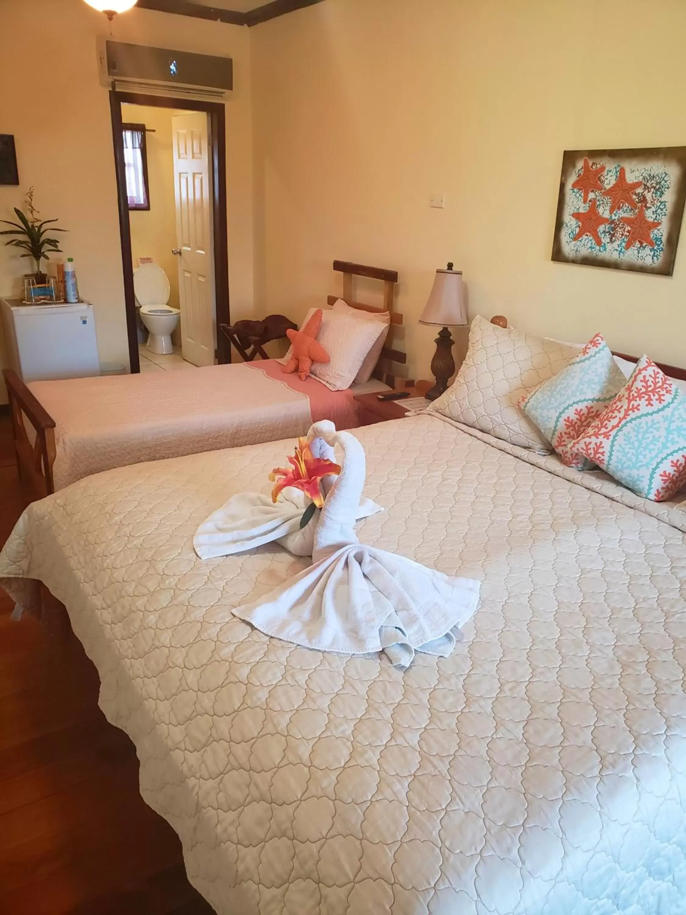Bedroom, Bed in Ocean Tide Beach Resort