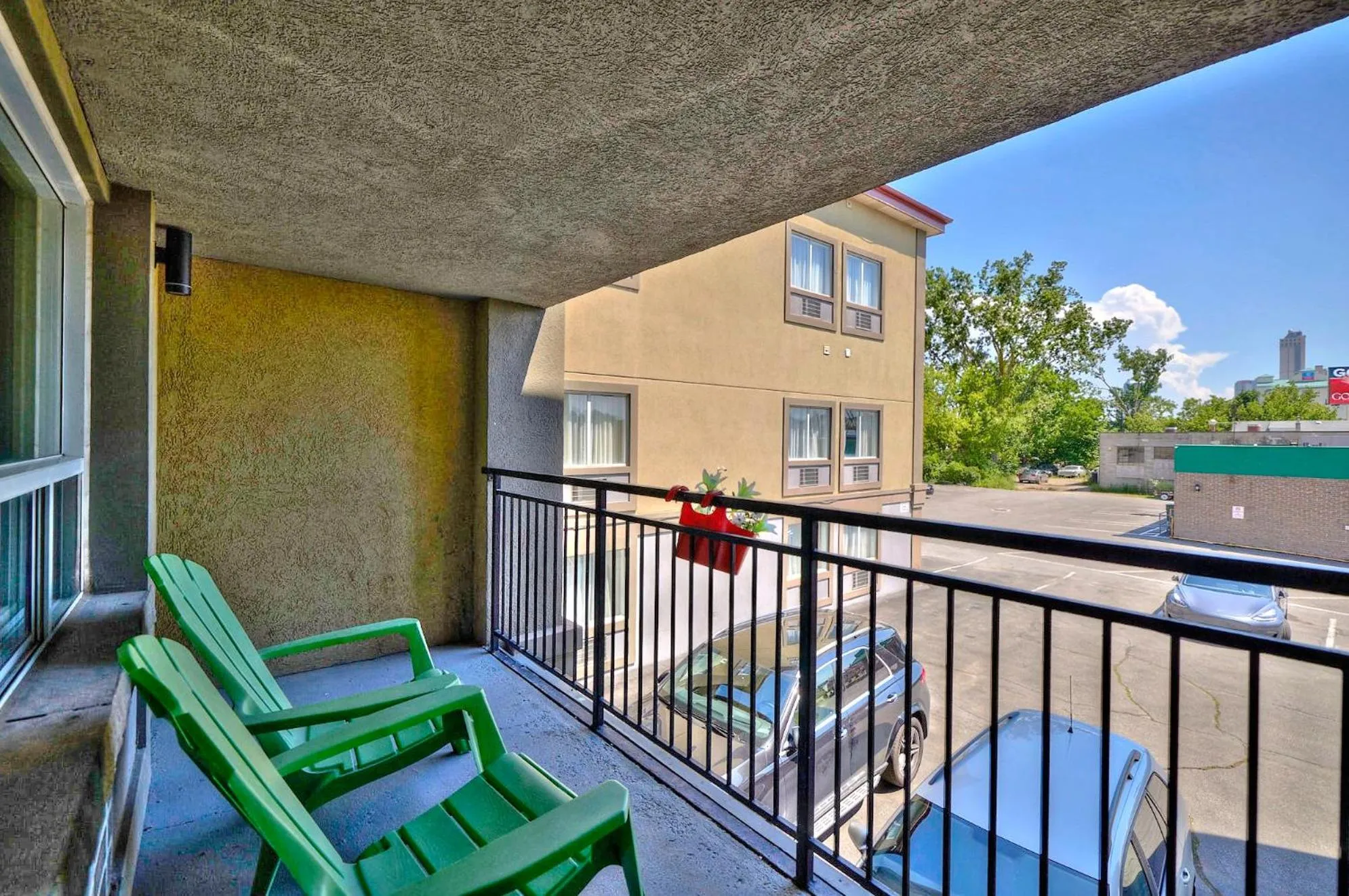 Day in The Glengate Hotel & Suites