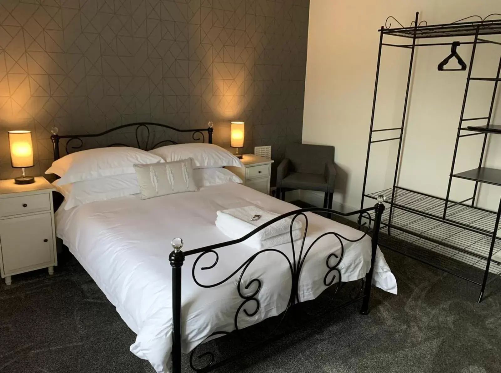 Double Room in The Queens Hotel Harlech Double Room in The Queens Hotel Harlech