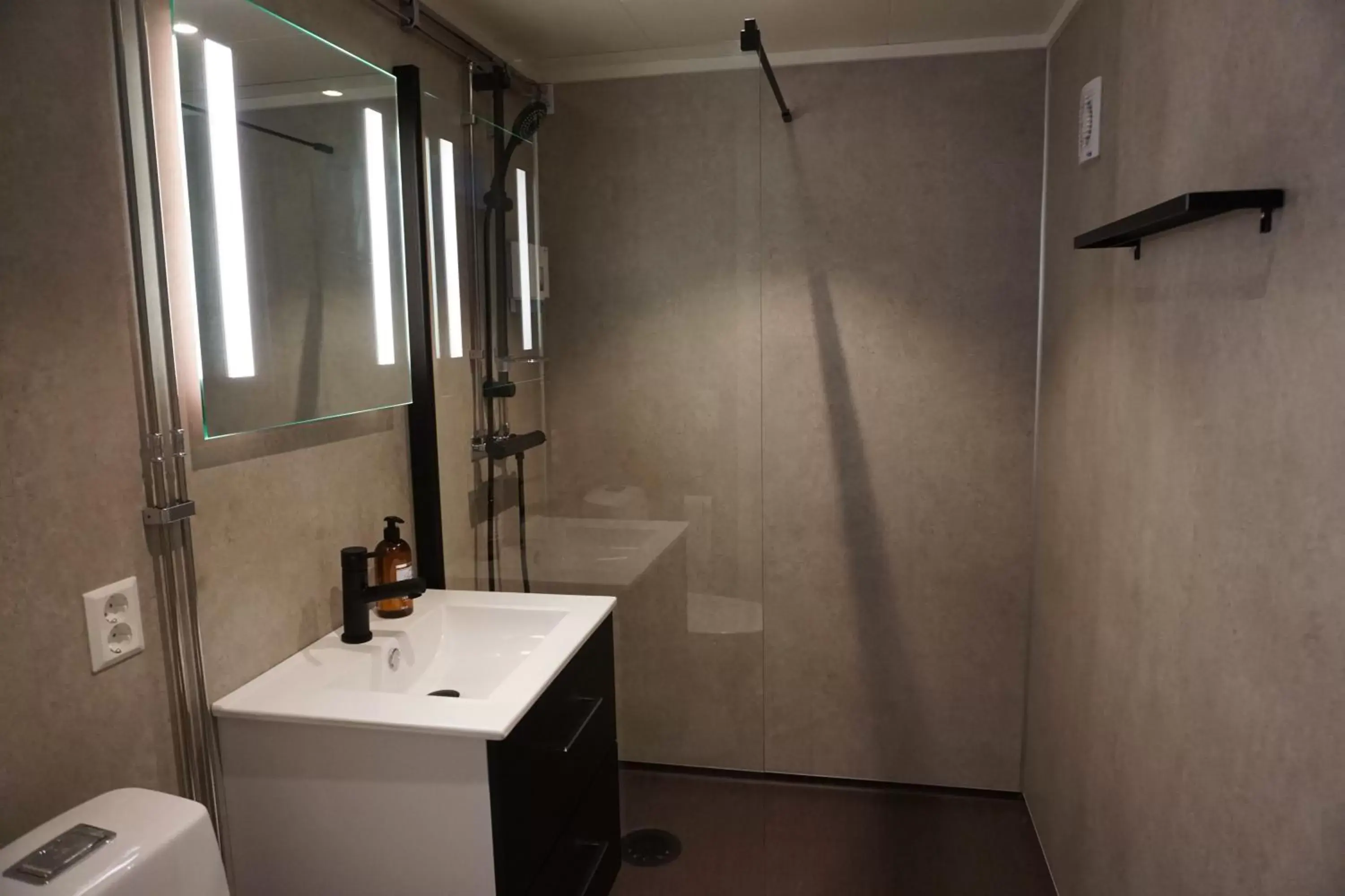 Standard Double or Twin Room - single occupancy in Verdde Hotel Lakselv Standard Double or Twin Room - single occupancy in Verdde Hotel Lakselv