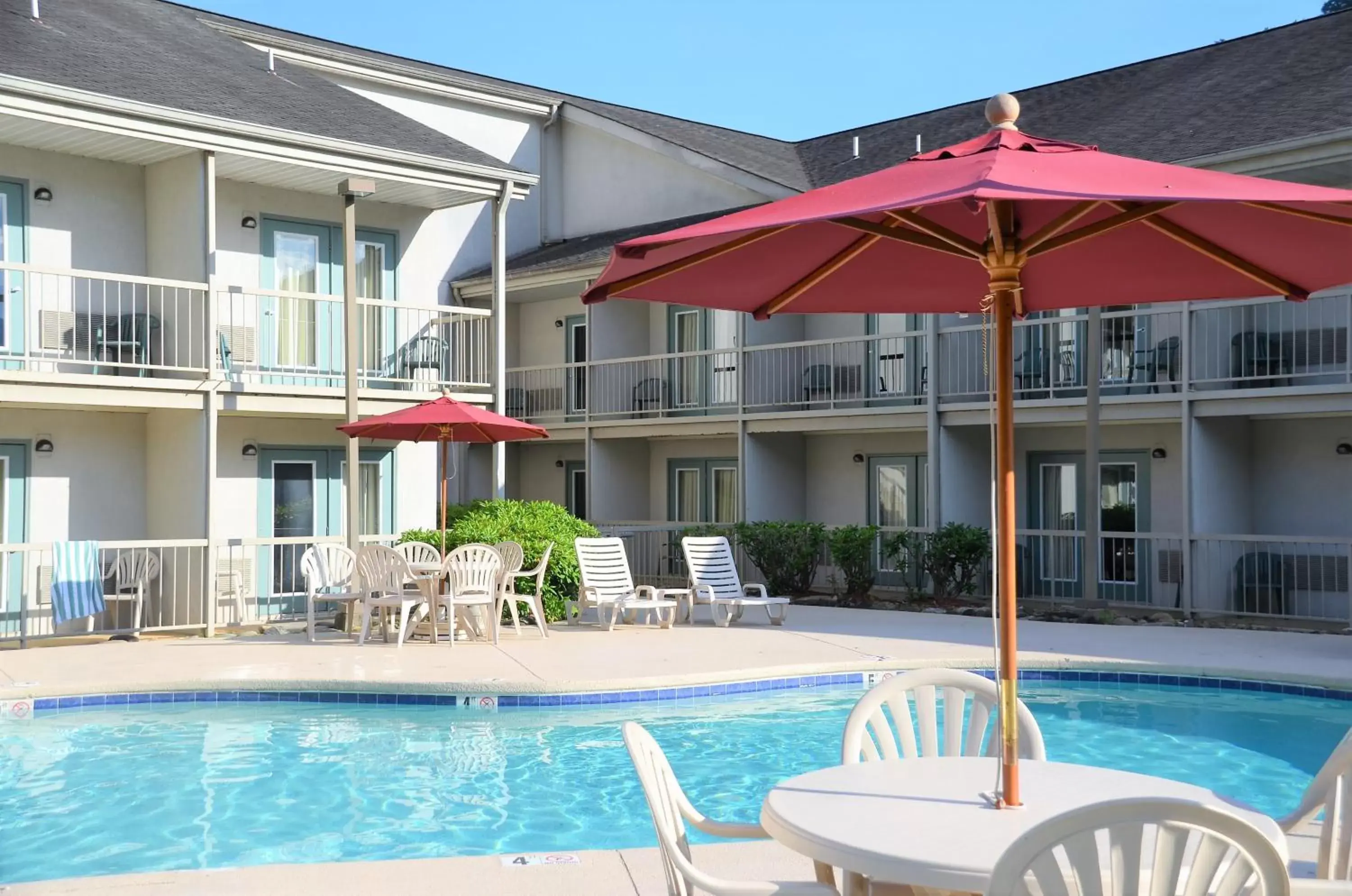 Swimming Pool in Quality Inn Cherokee