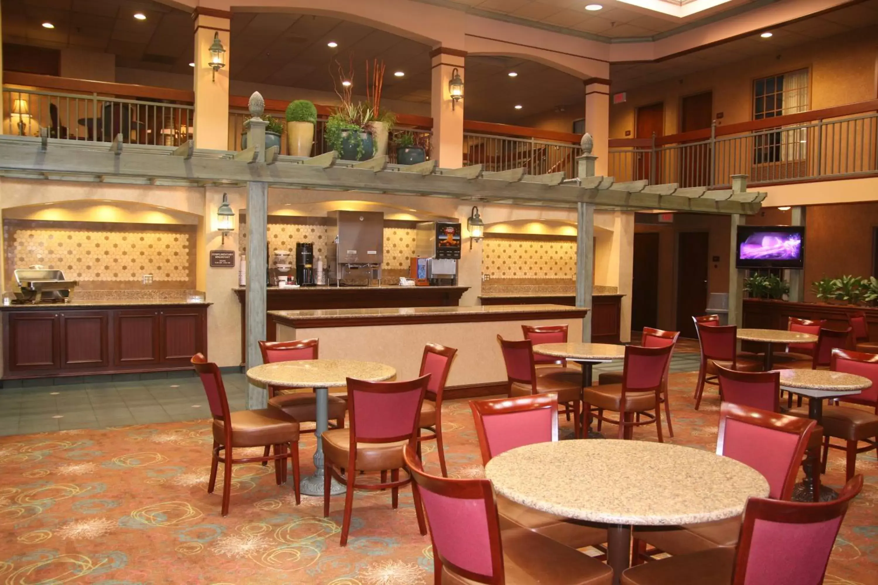 Communal lounge/ TV room, Lounge/Bar in Auburn Place Hotel & Suites Cape Girardeau
