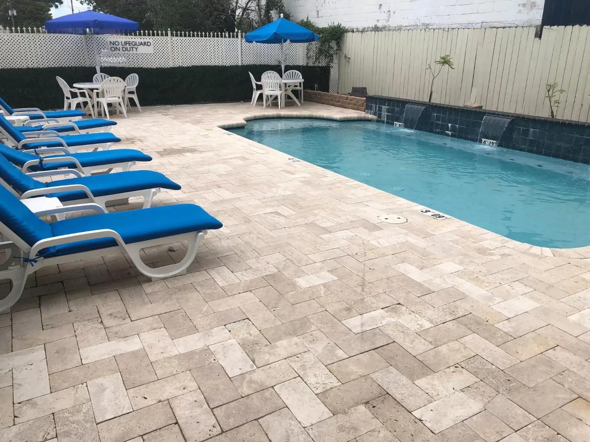 Swimming Pool in Comfort Inn & Suites New Orleans Airport North