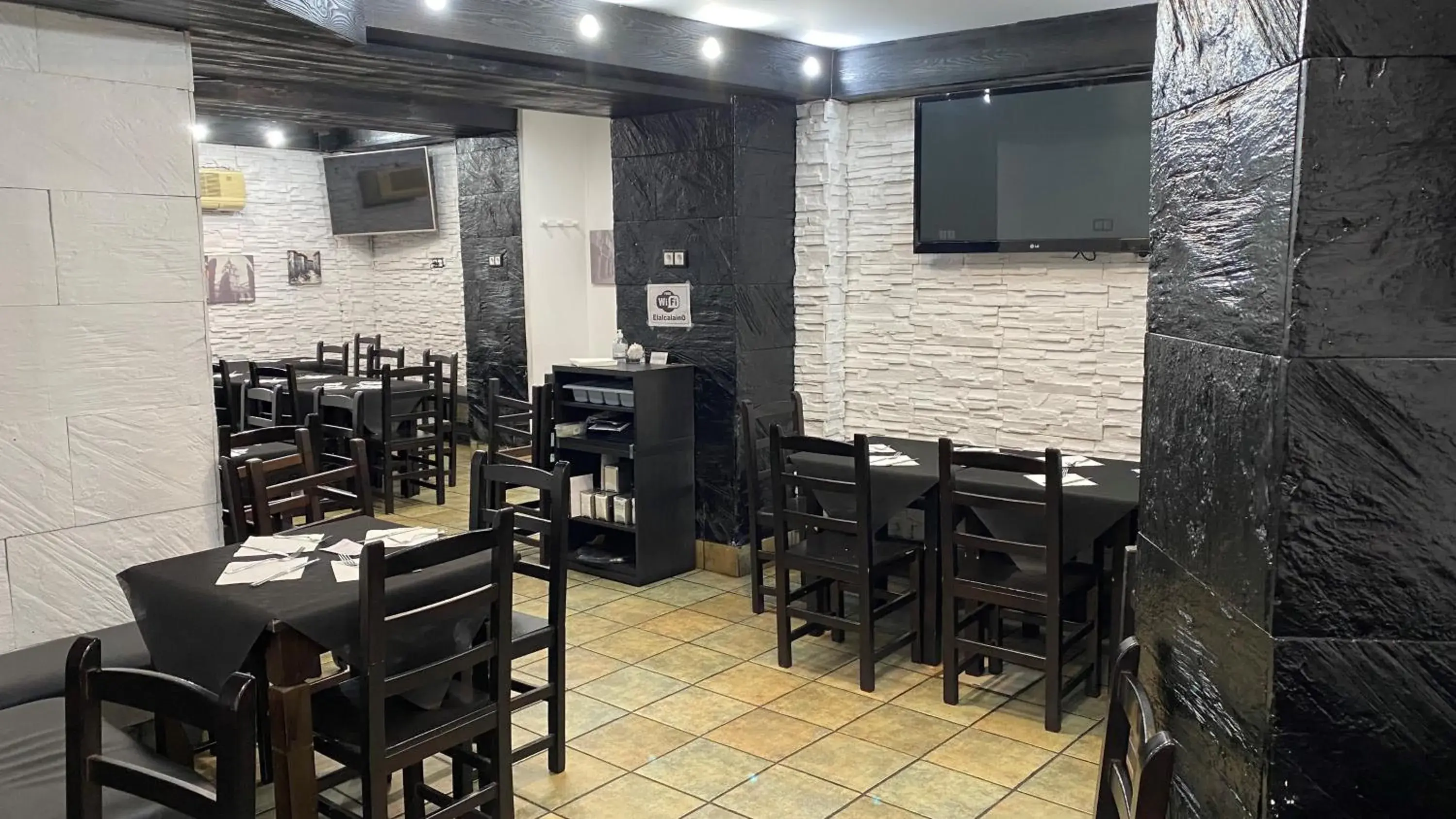 Restaurant/Places to Eat in Hotel Cuatro Caños