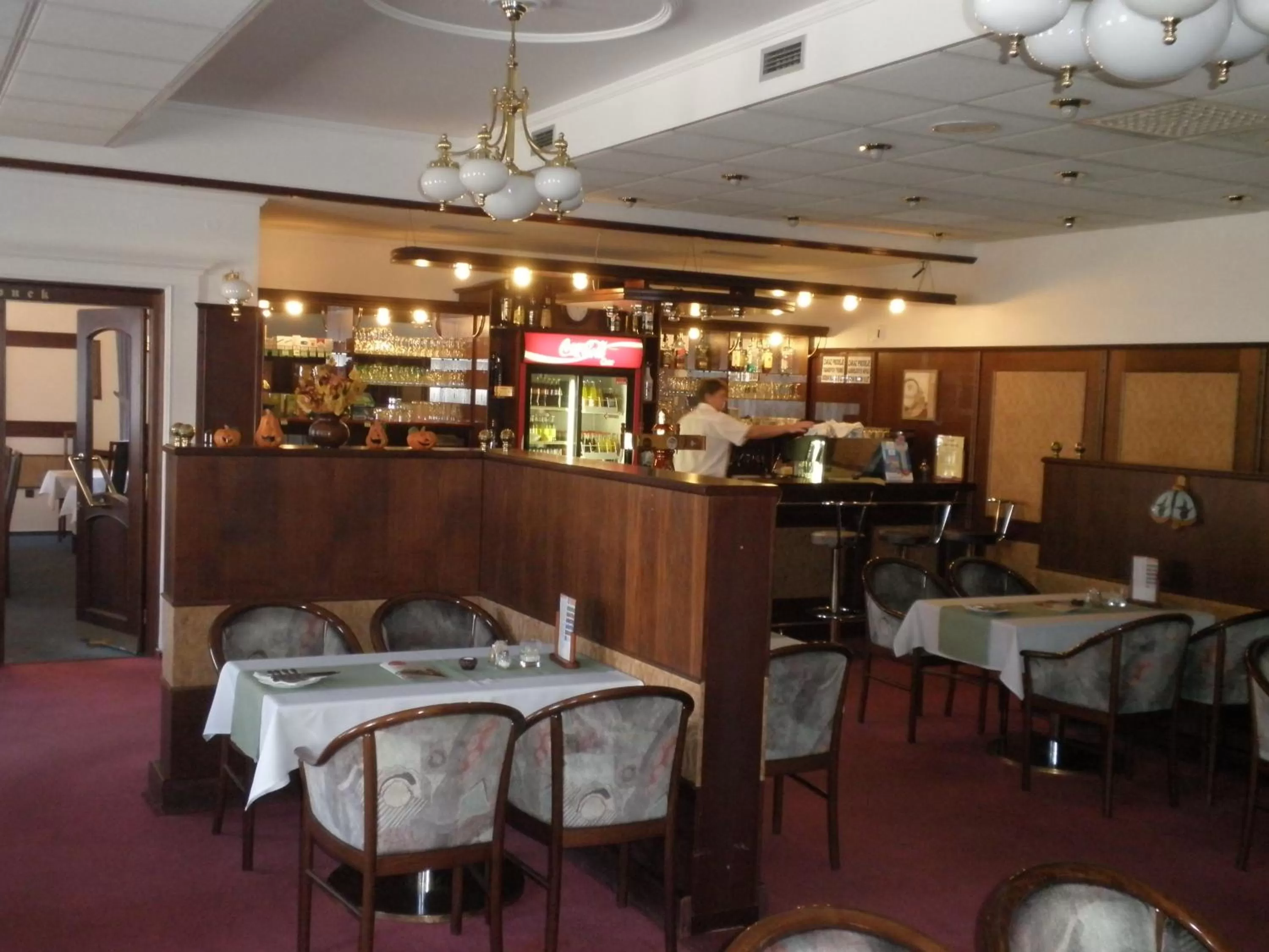 Restaurant/places to eat in Hotel Le Café