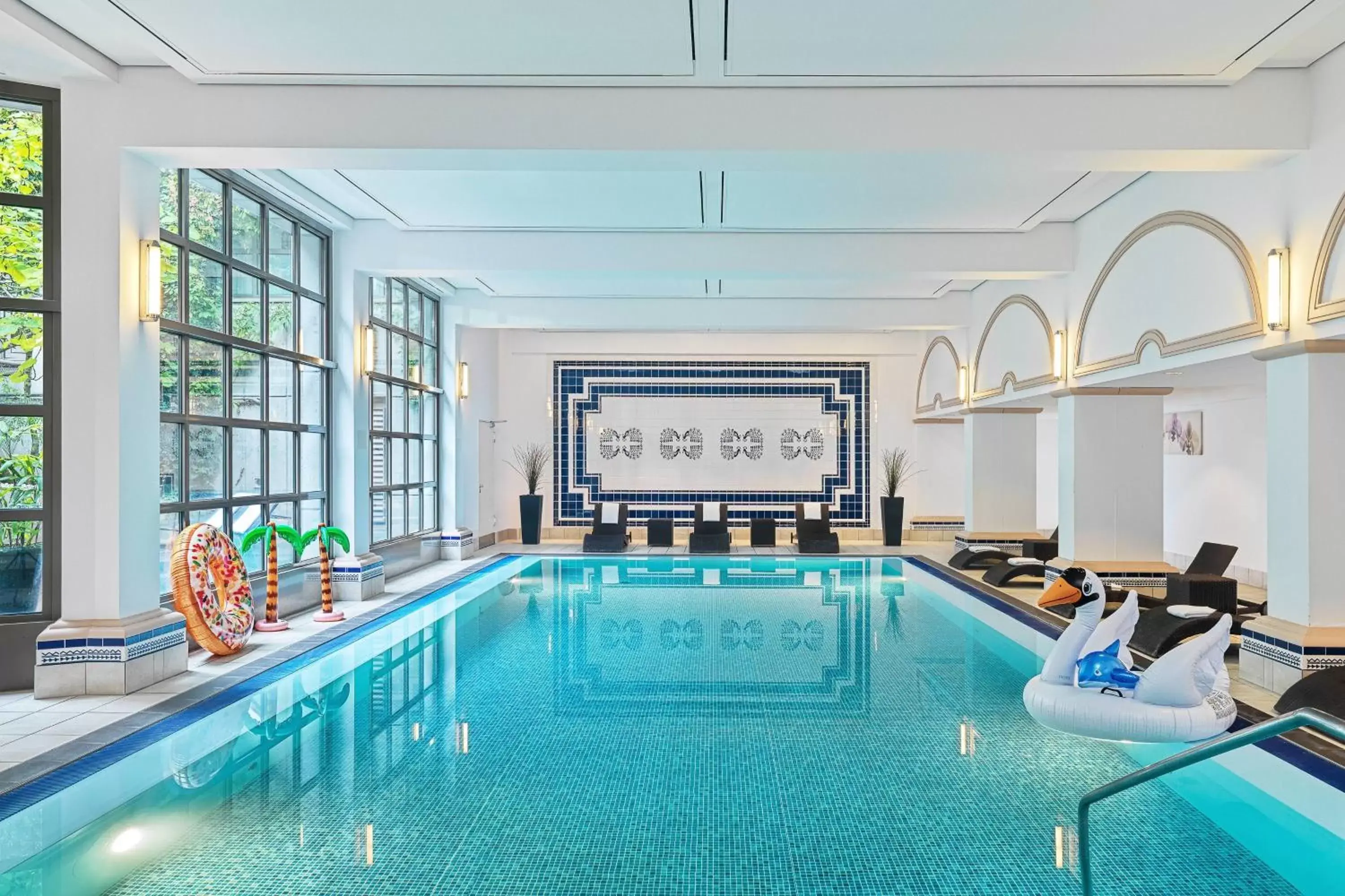 Swimming Pool in Hamburg Marriott Hotel