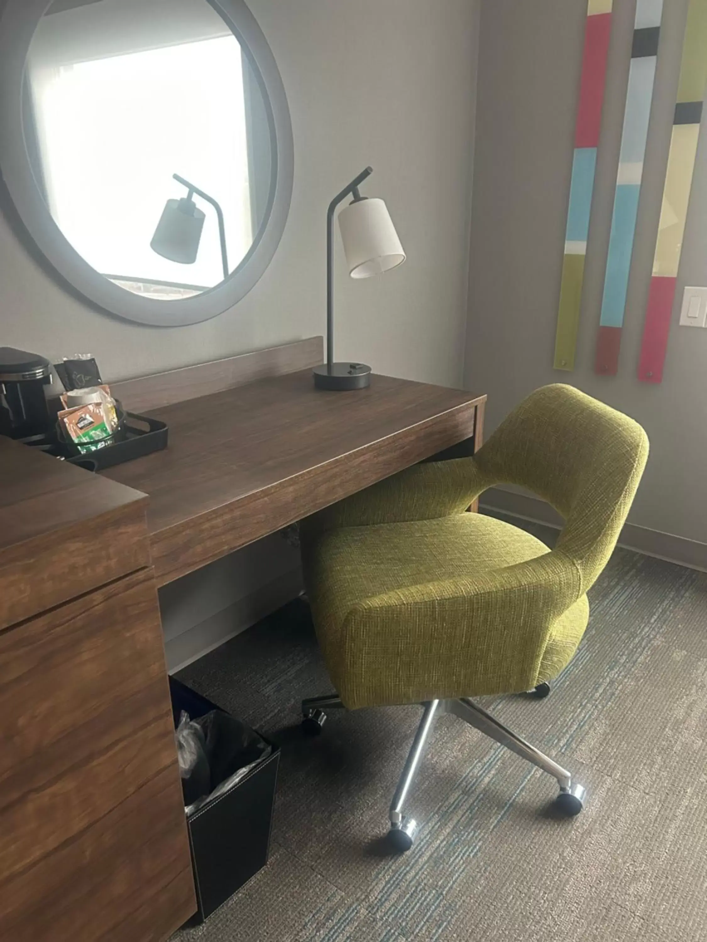 Seating area, Bathroom in Hampton Inn By Hilton Kingston