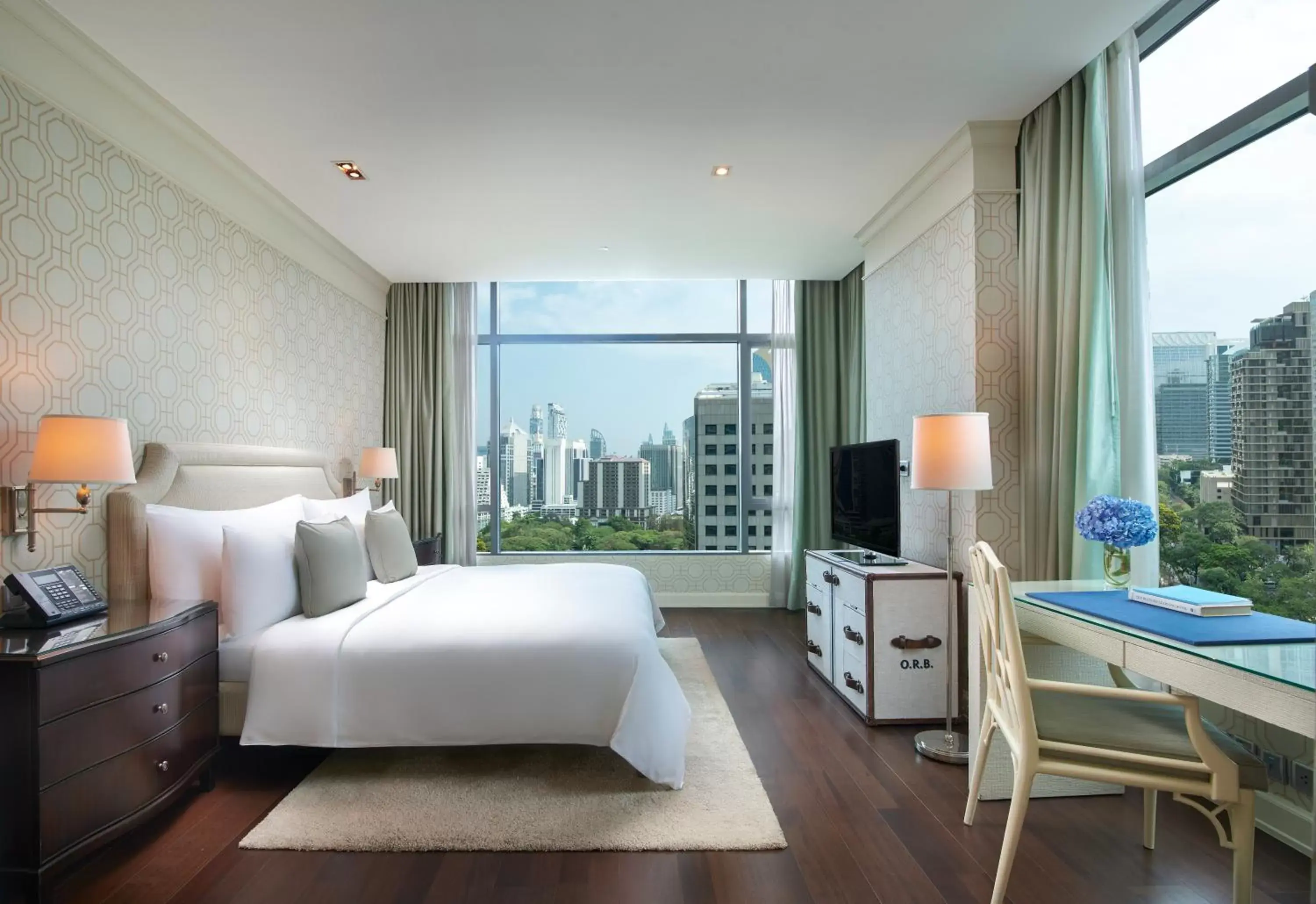 Two-Bedroom Suite in Oriental Residence Bangkok