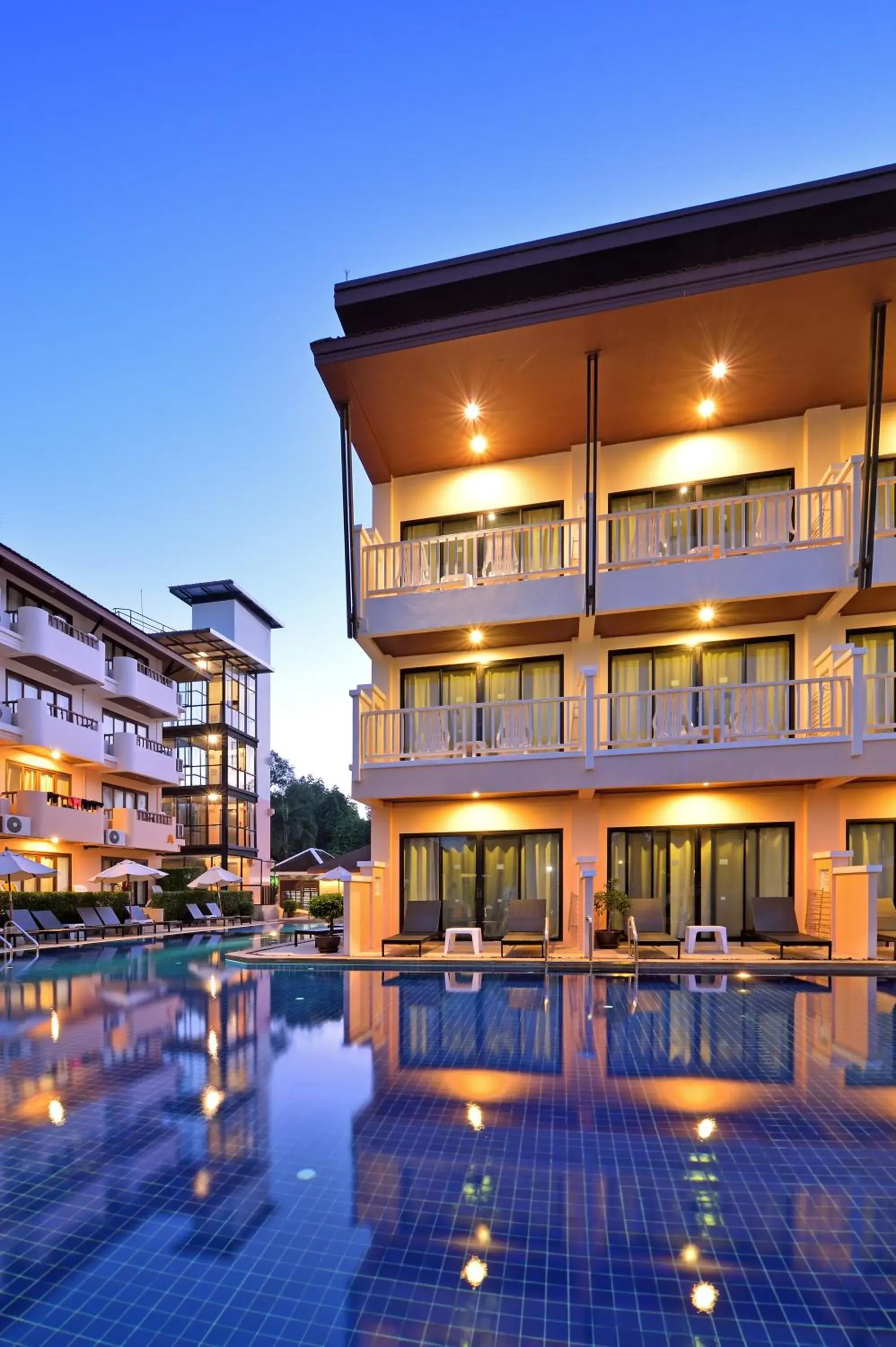 Swimming pool, Property Building in Srisuksant Resort