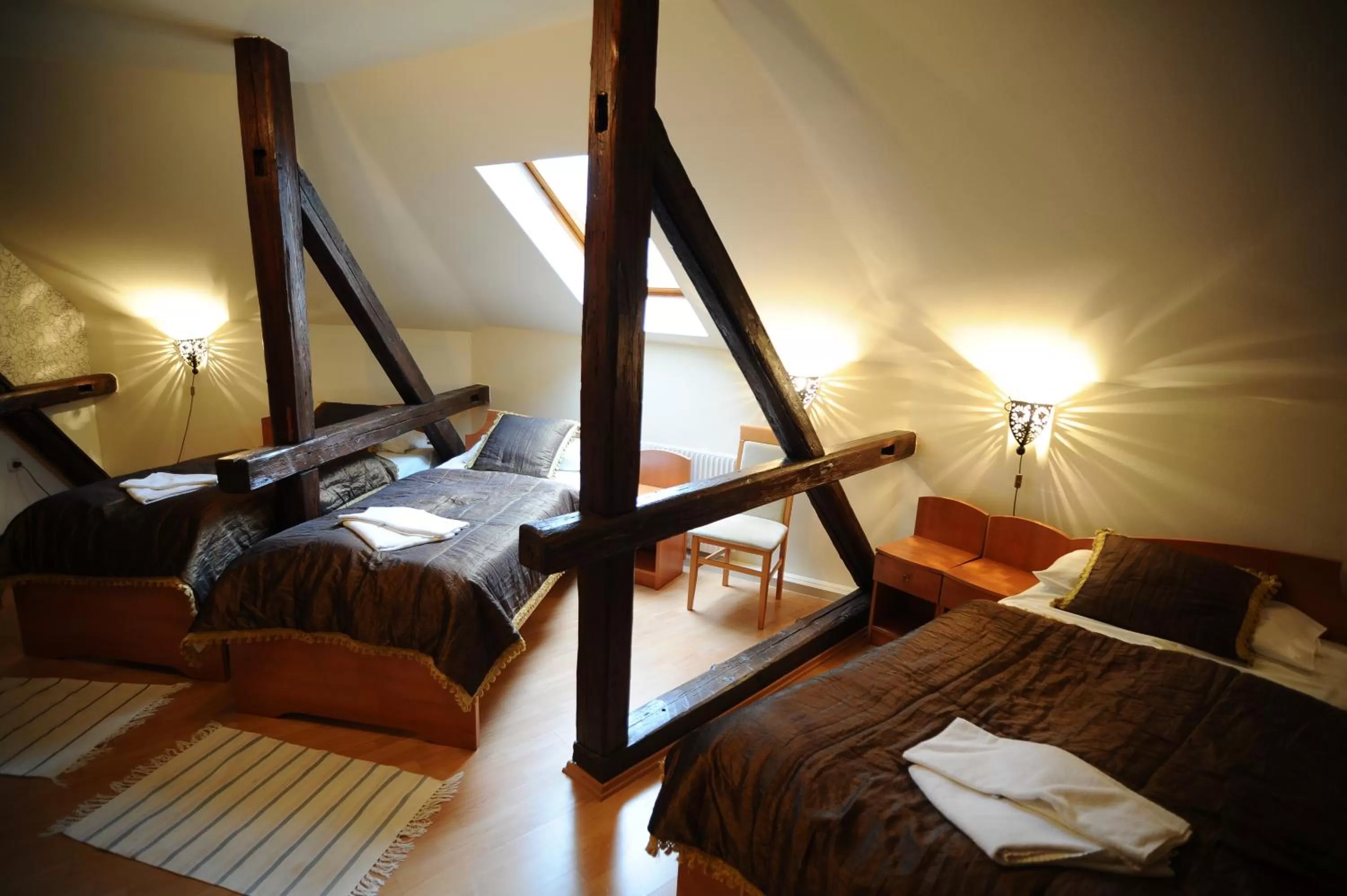 Bed in Hotel Minaret&Étterem