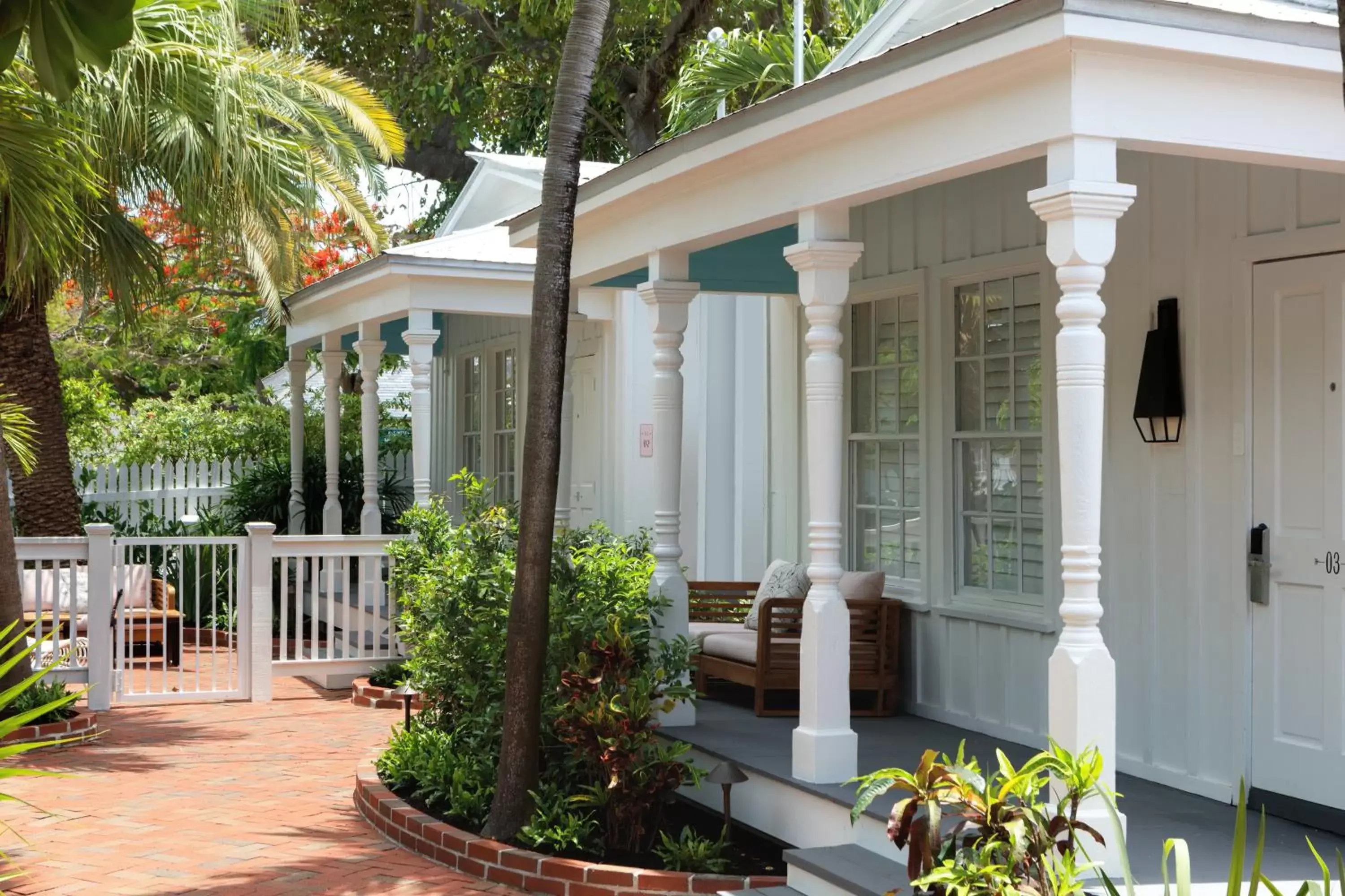 Property building, Patio/Outdoor Area in Kimpton Lighthouse Hotel, an IHG Hotel