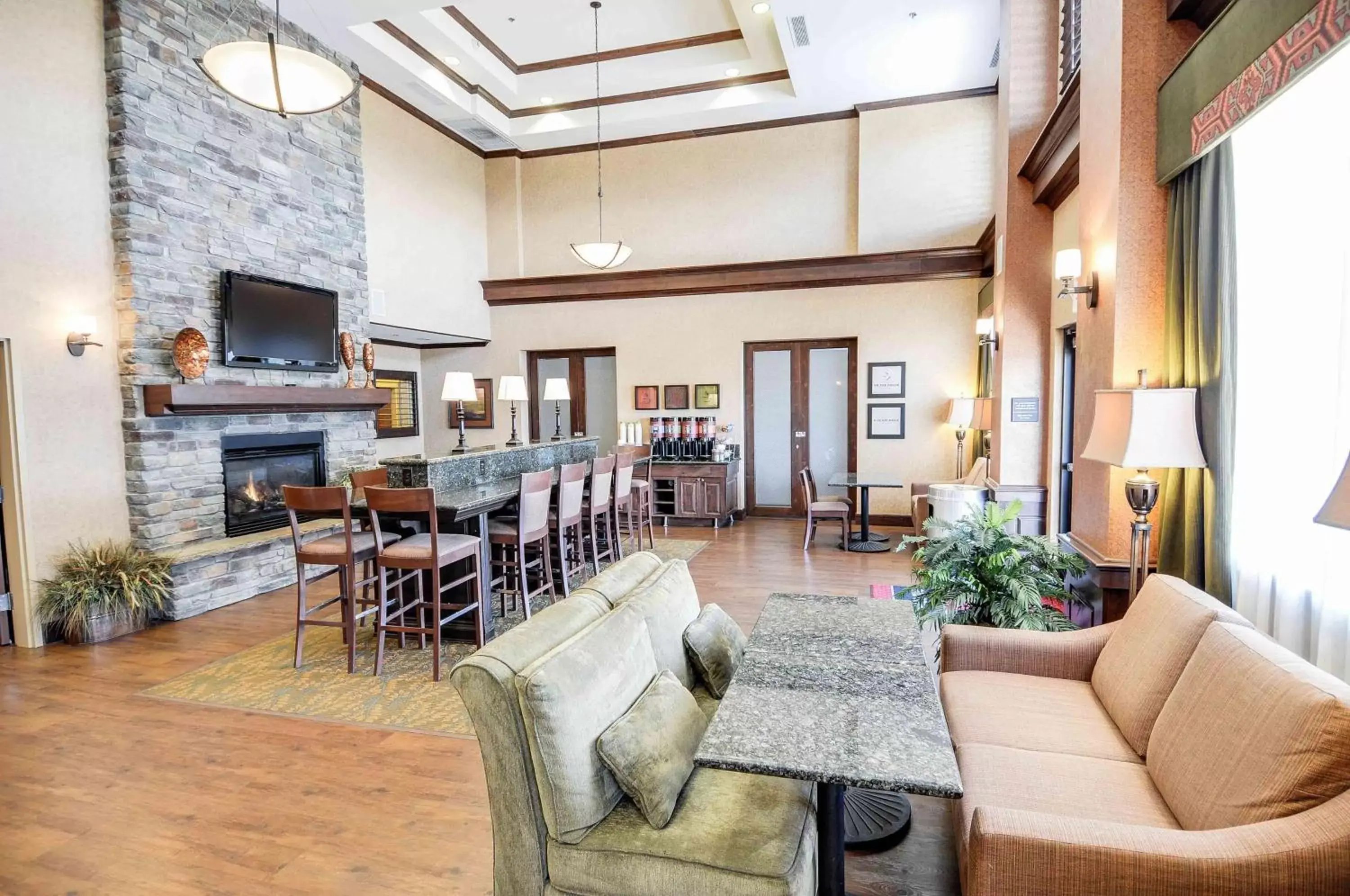 Dining area, Lounge/Bar in Hampton Inn & Suites Pinedale