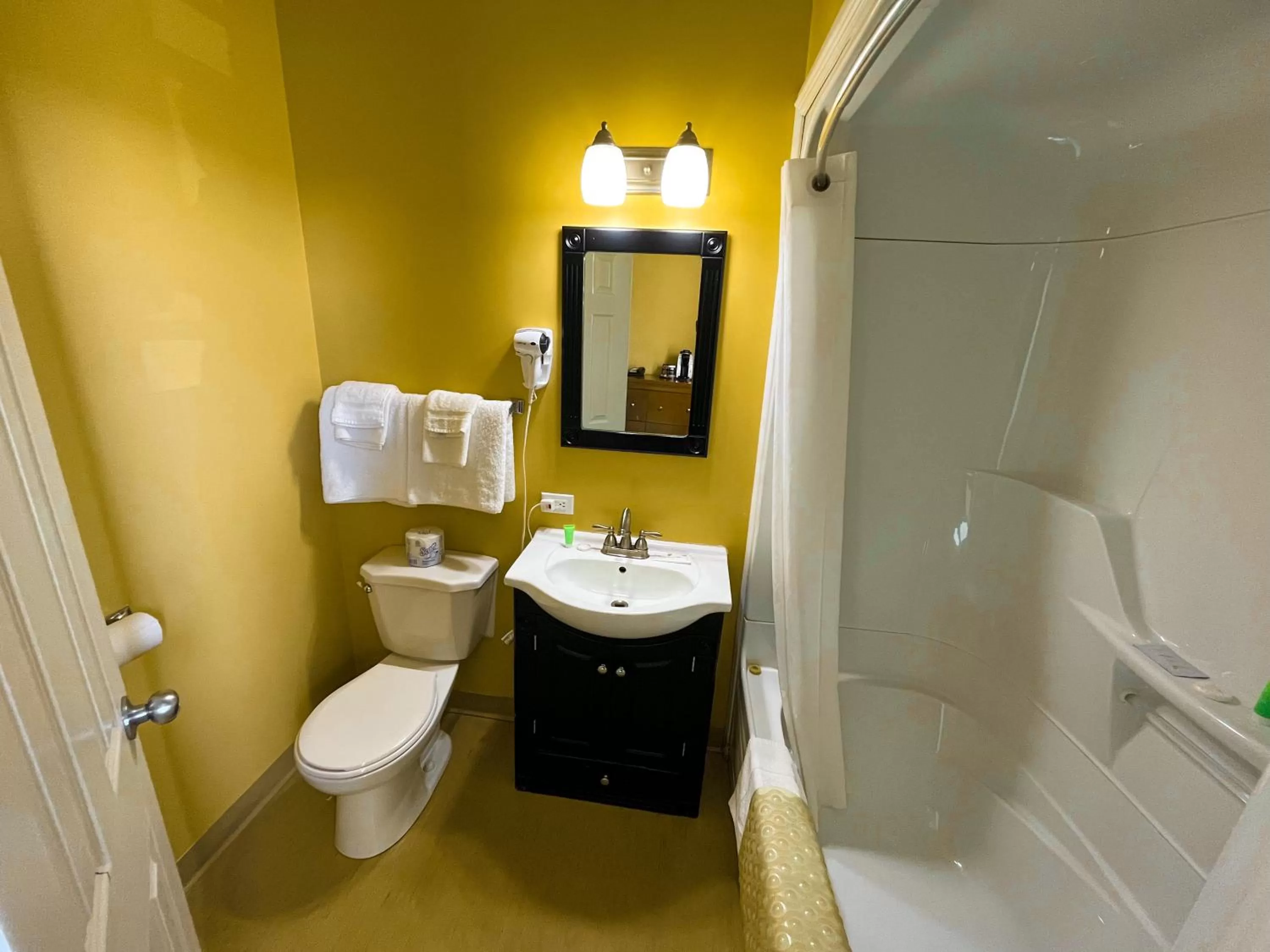 Bathroom in Driftwood Inn