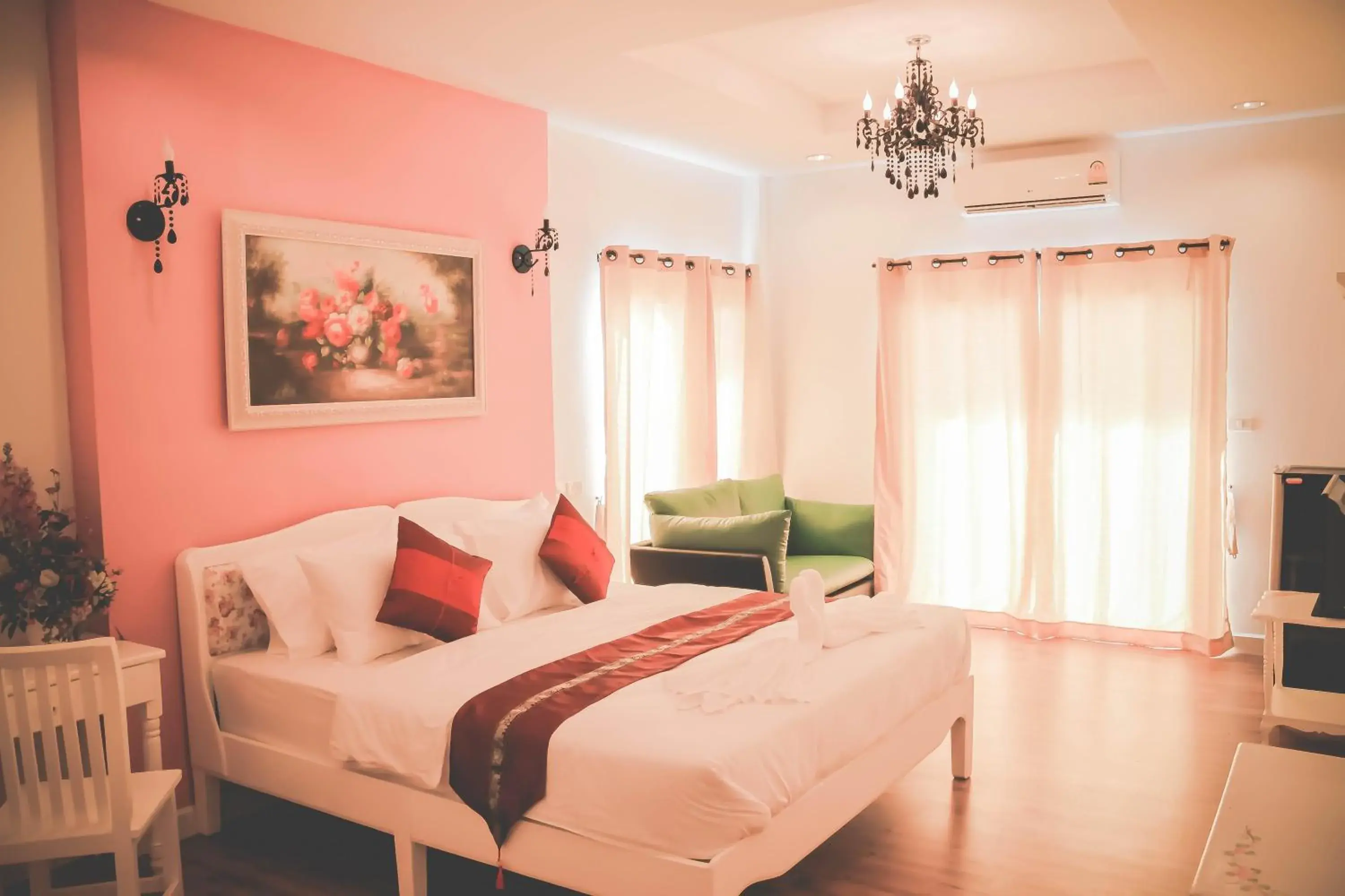 Photo of the whole room, Bed in Jasmine Chiangmai Boutique Hotel Photo of the whole room, Bed in Jasmine Chiangmai Boutique Hotel