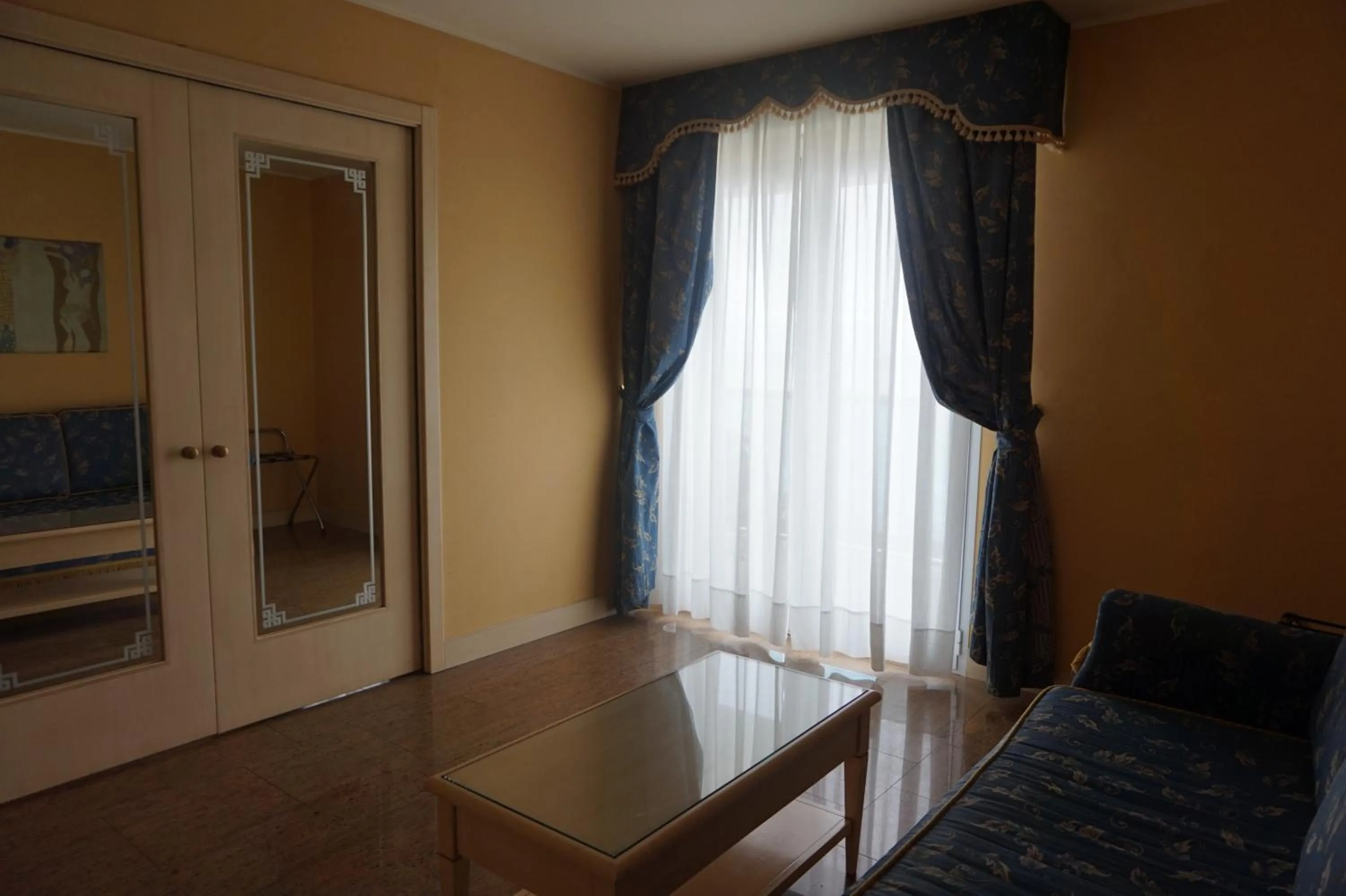 Day in Hotel Columbus