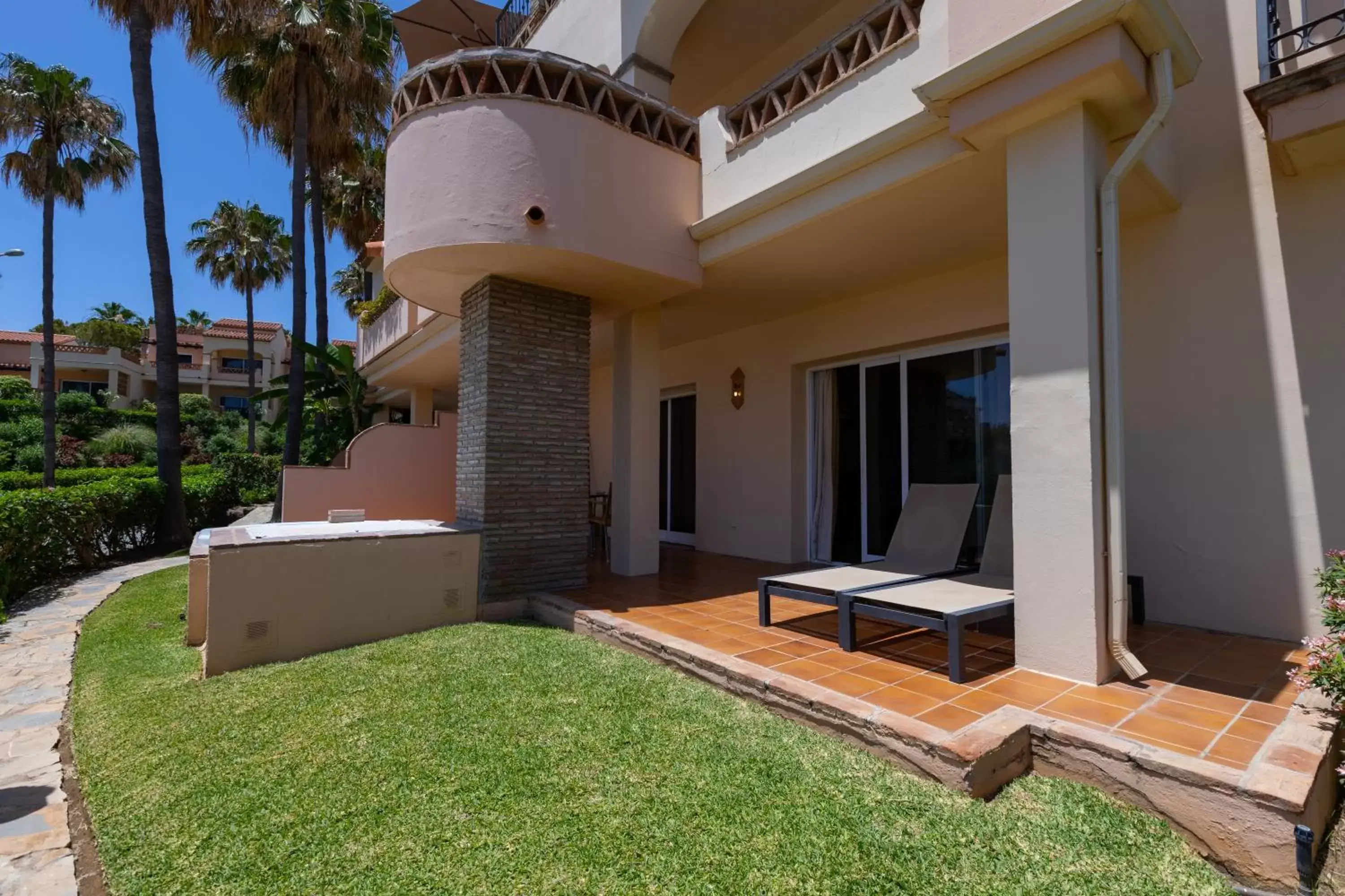 Balcony/Terrace, Property Building in Wyndham Grand Residences Costa del Sol