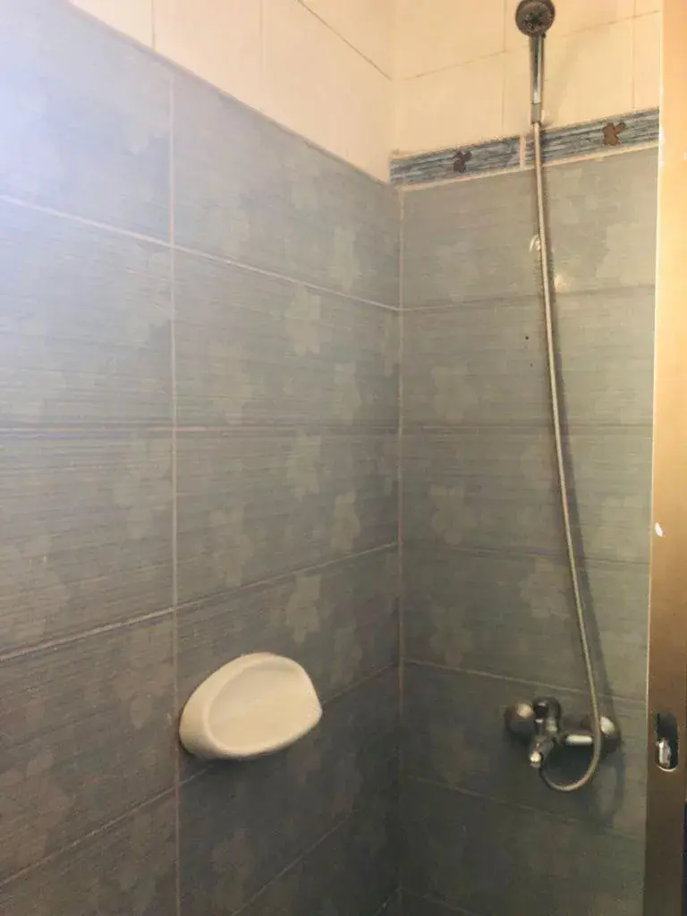 Shower, Bathroom in Sufara Hotel Suites