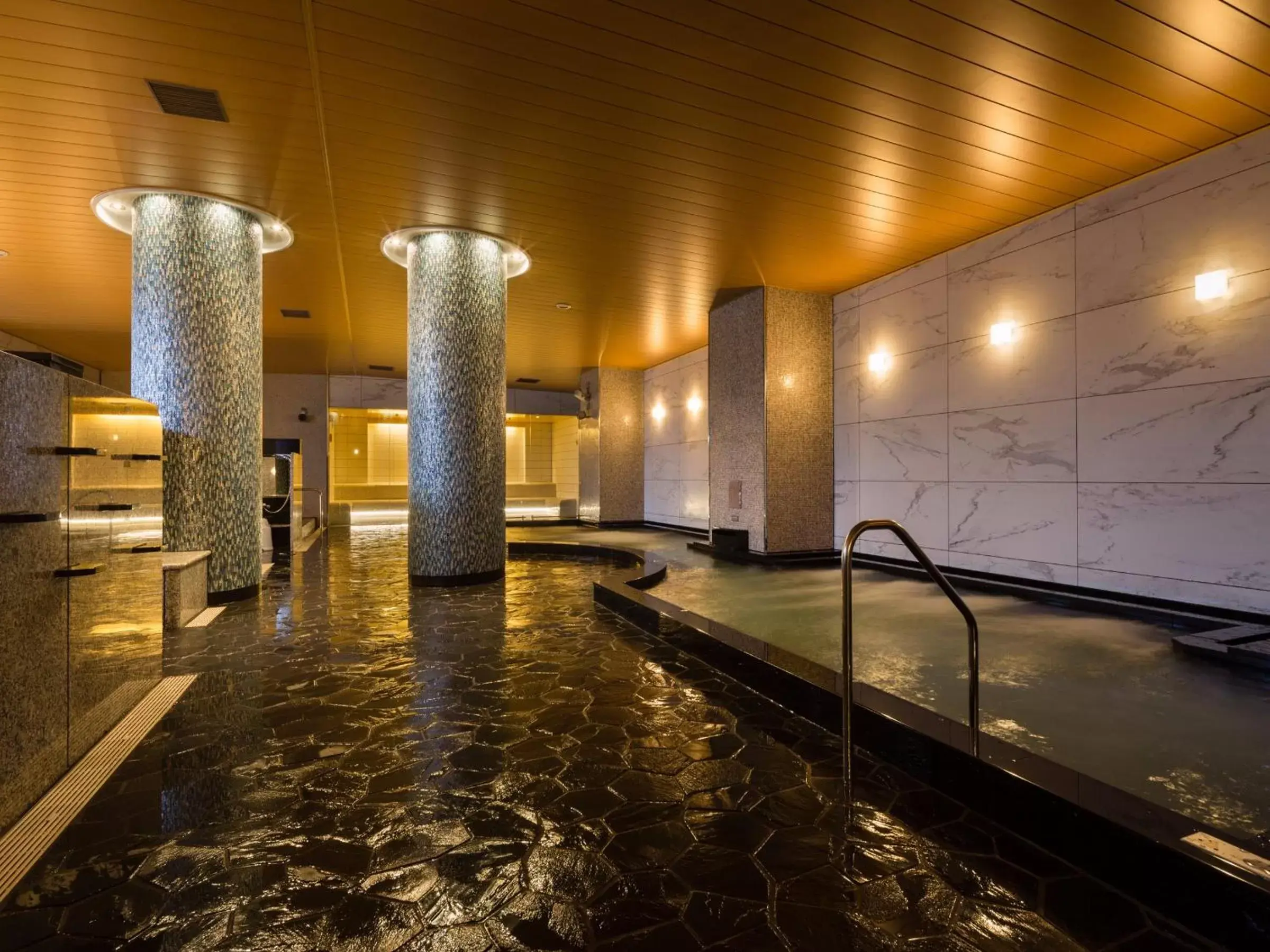 Public Bath, Swimming Pool in APA Hotel & Resort Tokyo Bay Makuhari