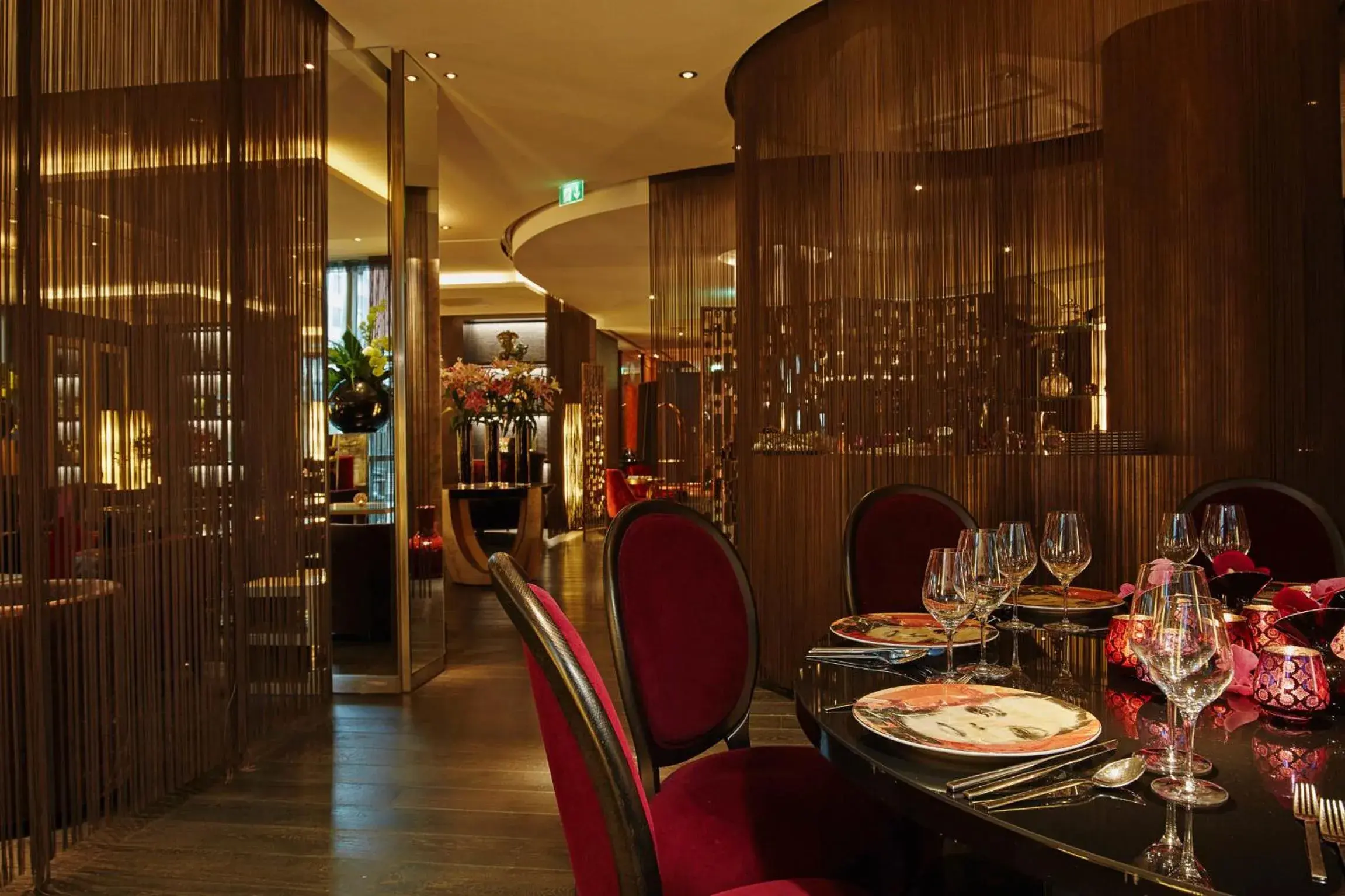 Lounge or bar, Restaurant/Places to Eat in Savoy Hotel