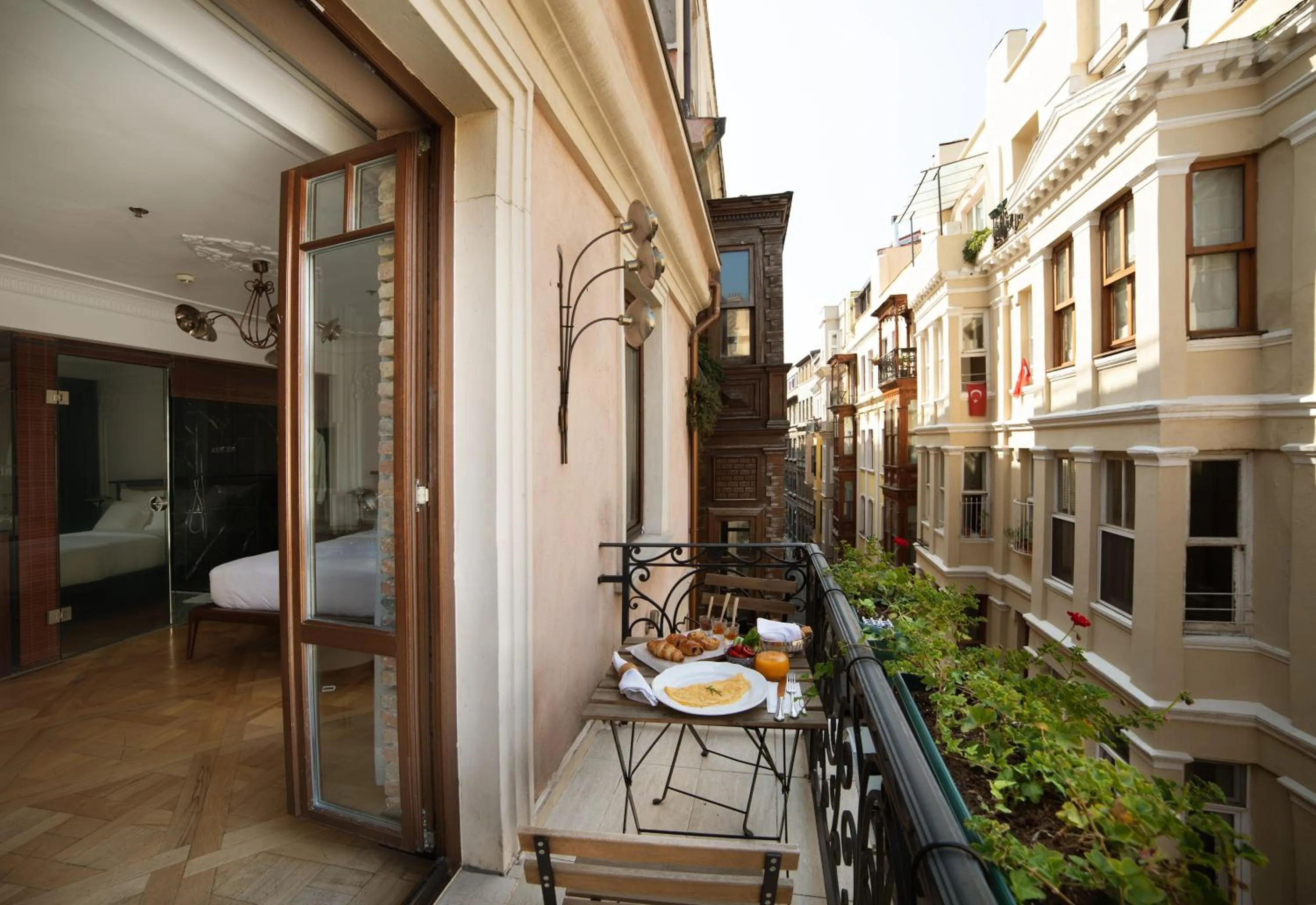 Day in Georges Hotel Galata