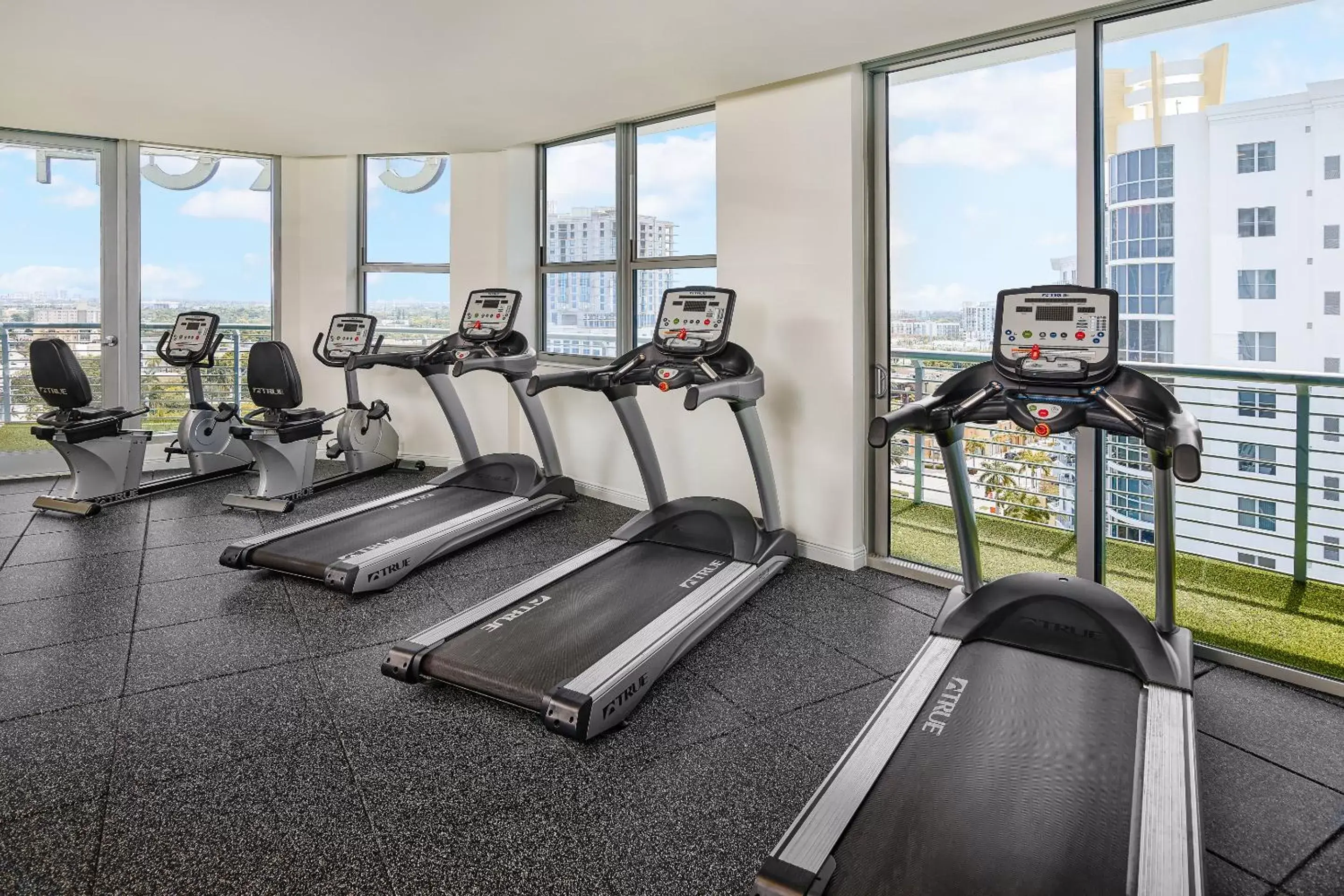 Fitness Center/Facilities in The Circ powered by Sonder