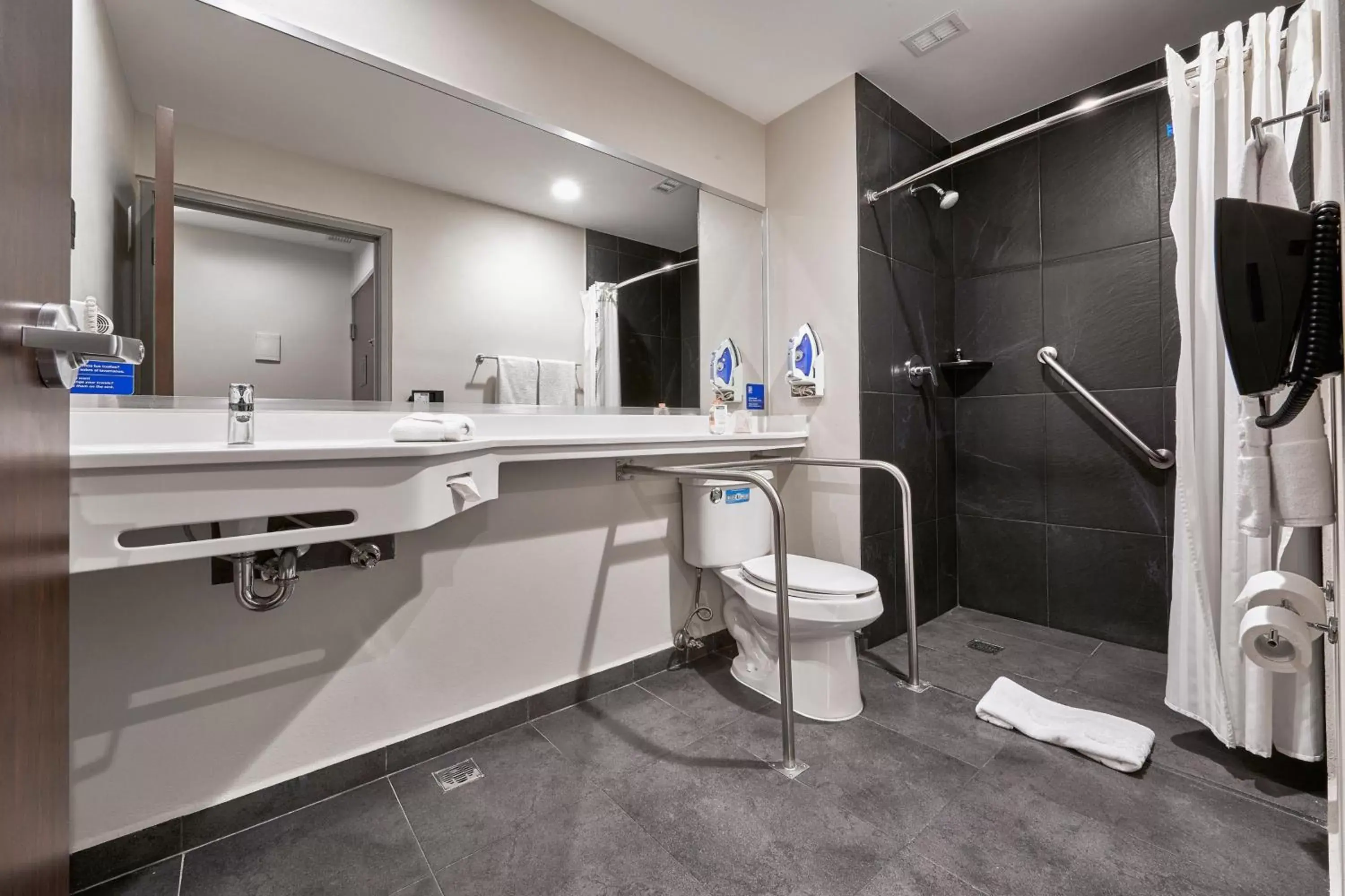 Photo of the whole room, Bathroom in City Express by Marriott Ciudad de Mexico Aeropuerto