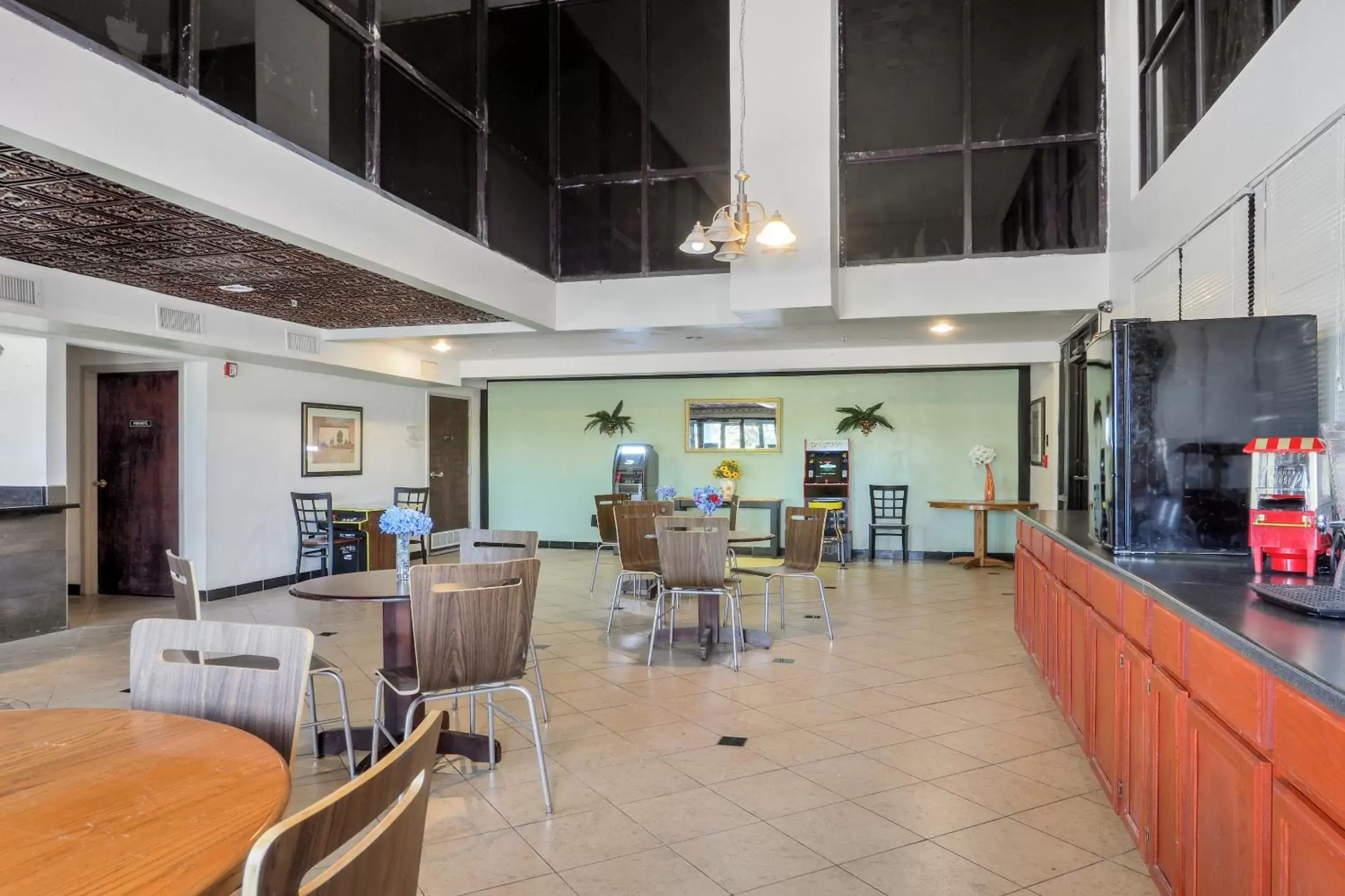Dining area, Lobby/Reception in Lonestar Inn & Suites, Erick OK Hwy 40 BY OYO