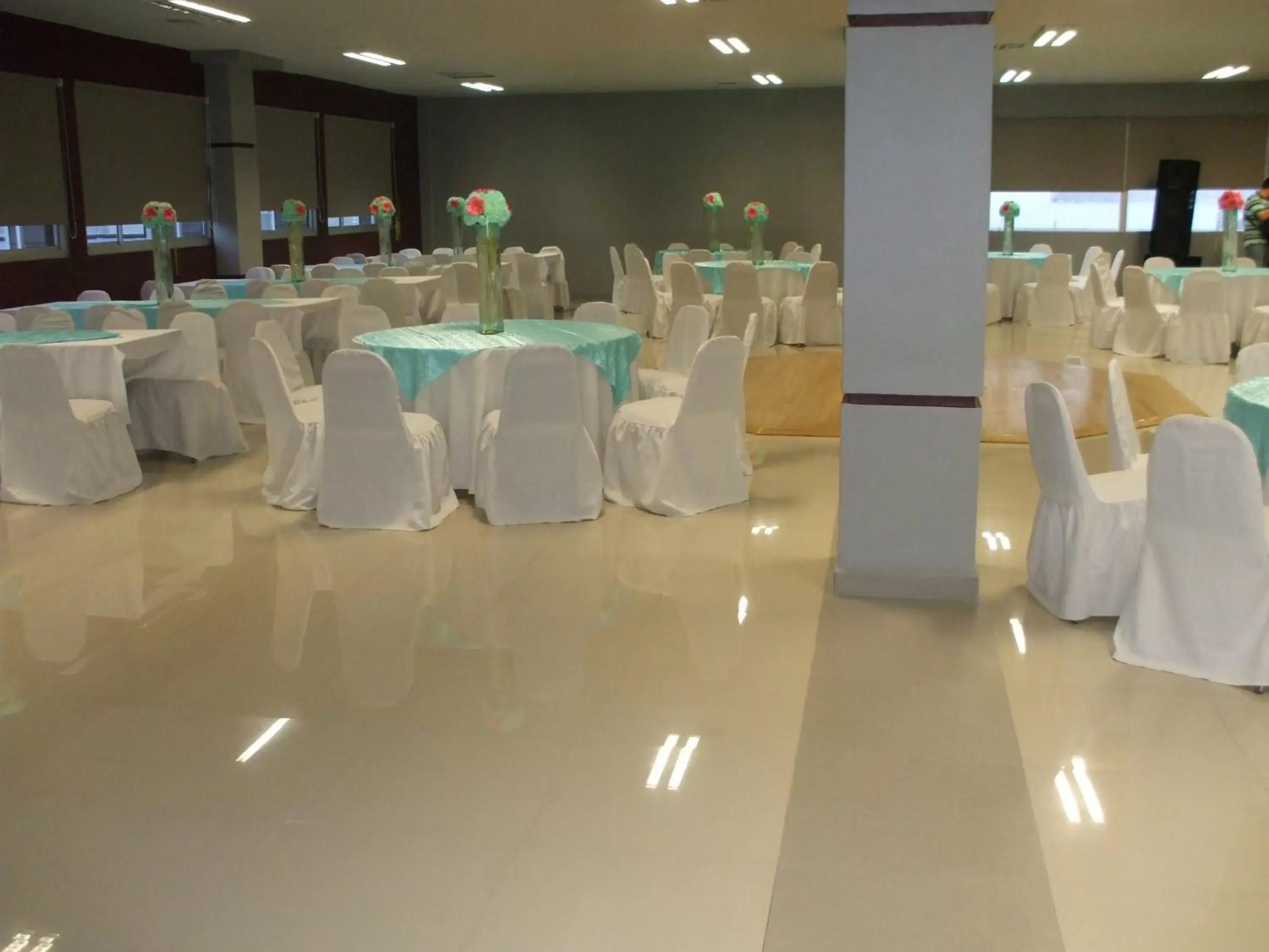 Lounge or bar, Banquet Facilities in Baja Inn Hoteles La Mesa