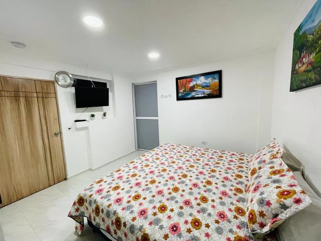 Photo of the whole room, Bed in Hotel Eterna Primavera