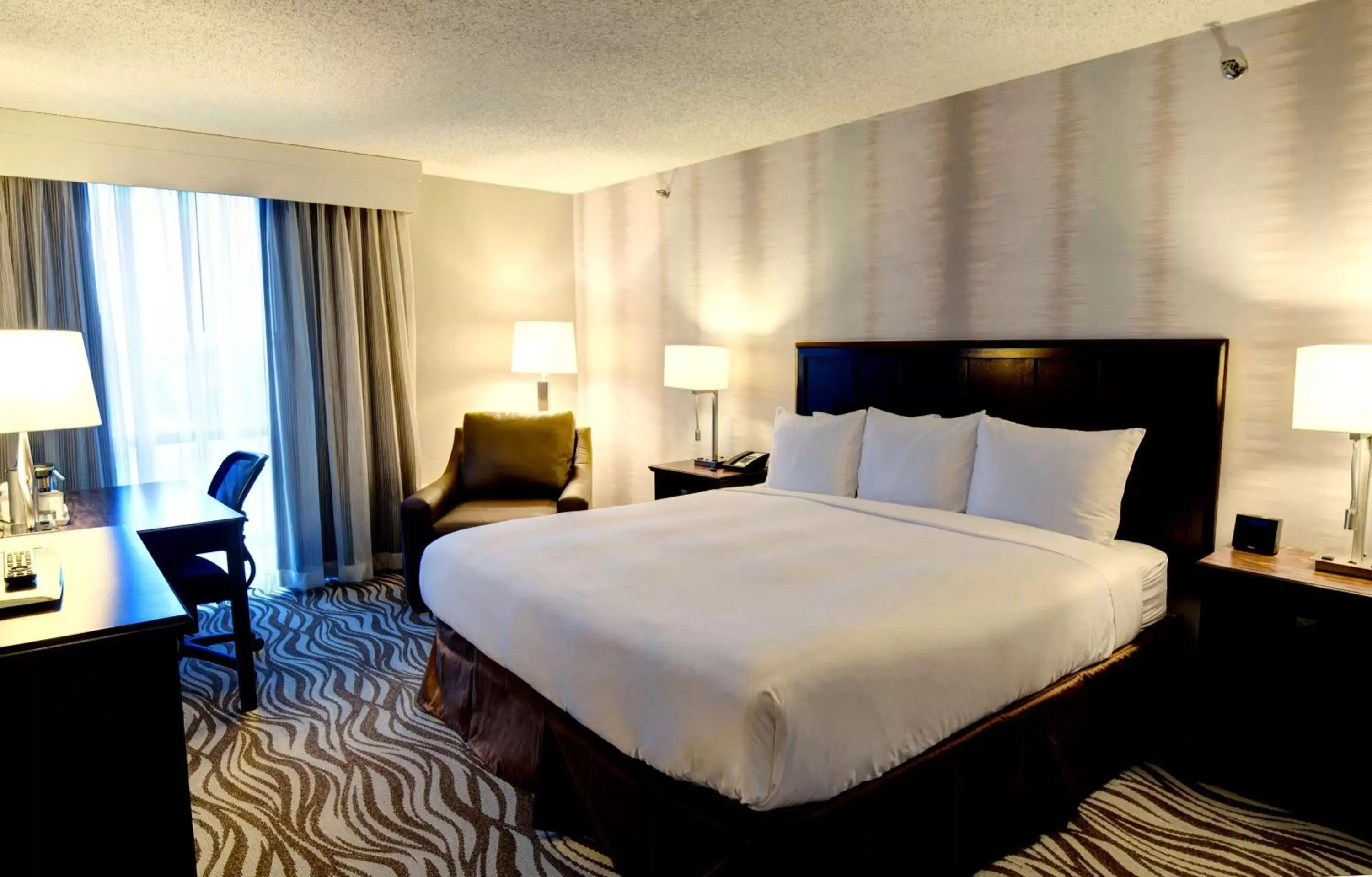 Photo of the whole room, Bed in Radisson Hotel North Fort Worth Fossil Creek