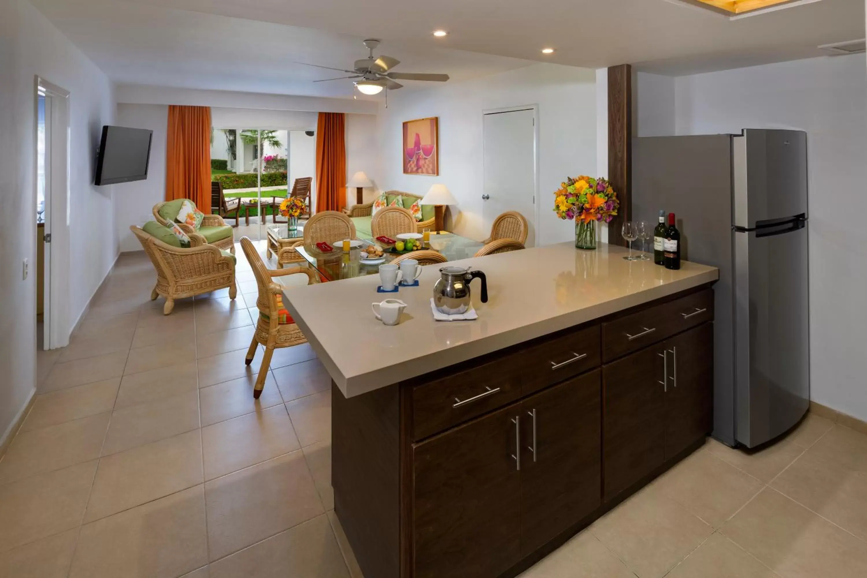 Kitchen or kitchenette in Beachscape Kin Ha Villas & Suites