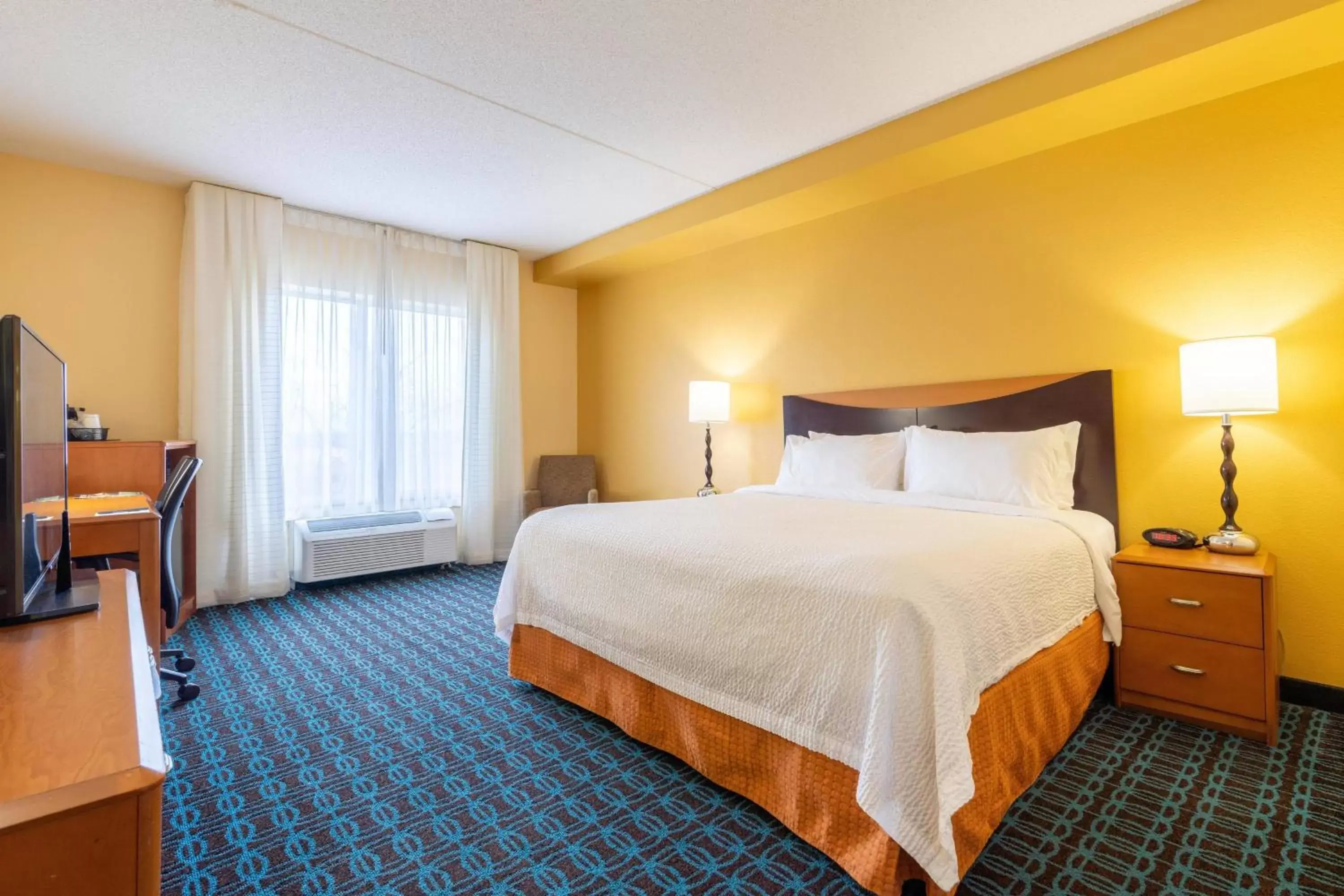 Photo of the whole room, Bed in Fairfield Inn & Suites Carlisle