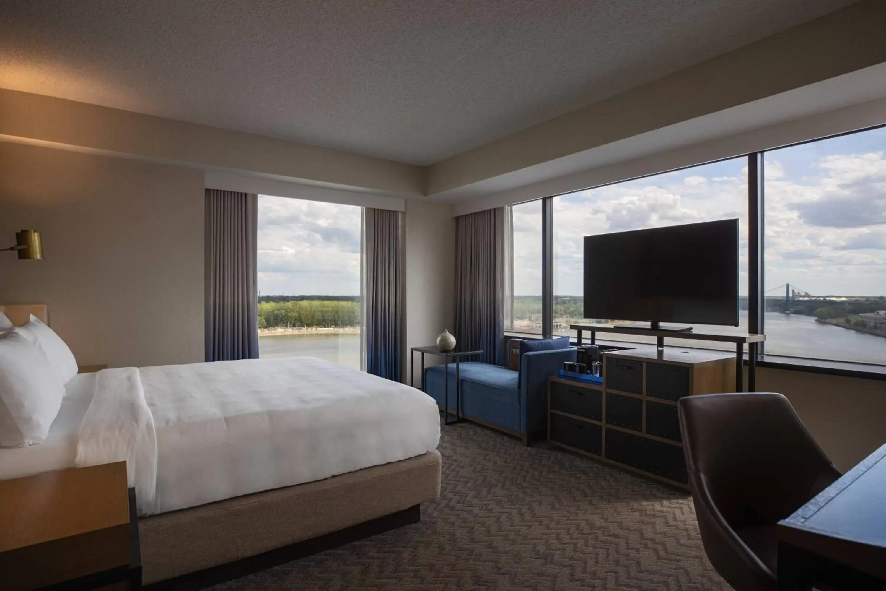 Bedroom in Renaissance Toledo Downtown Hotel