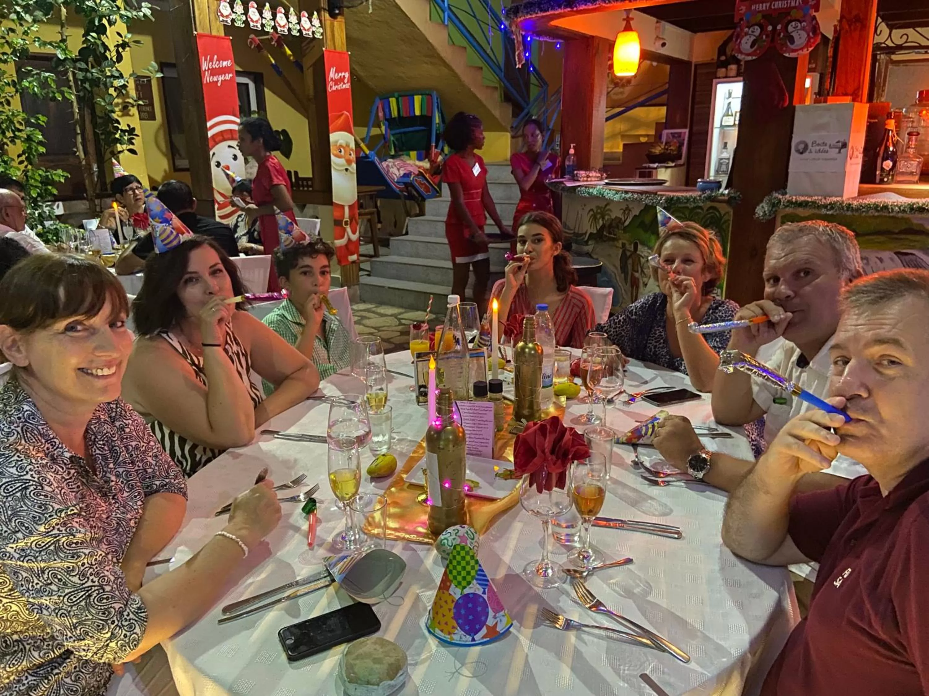 Restaurant/places to eat in Hôtel Restaurant Coco Lodge Majunga