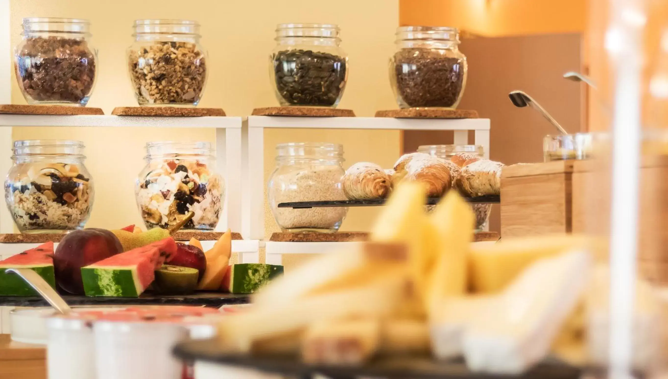 Continental breakfast in Hotel Da Vinci