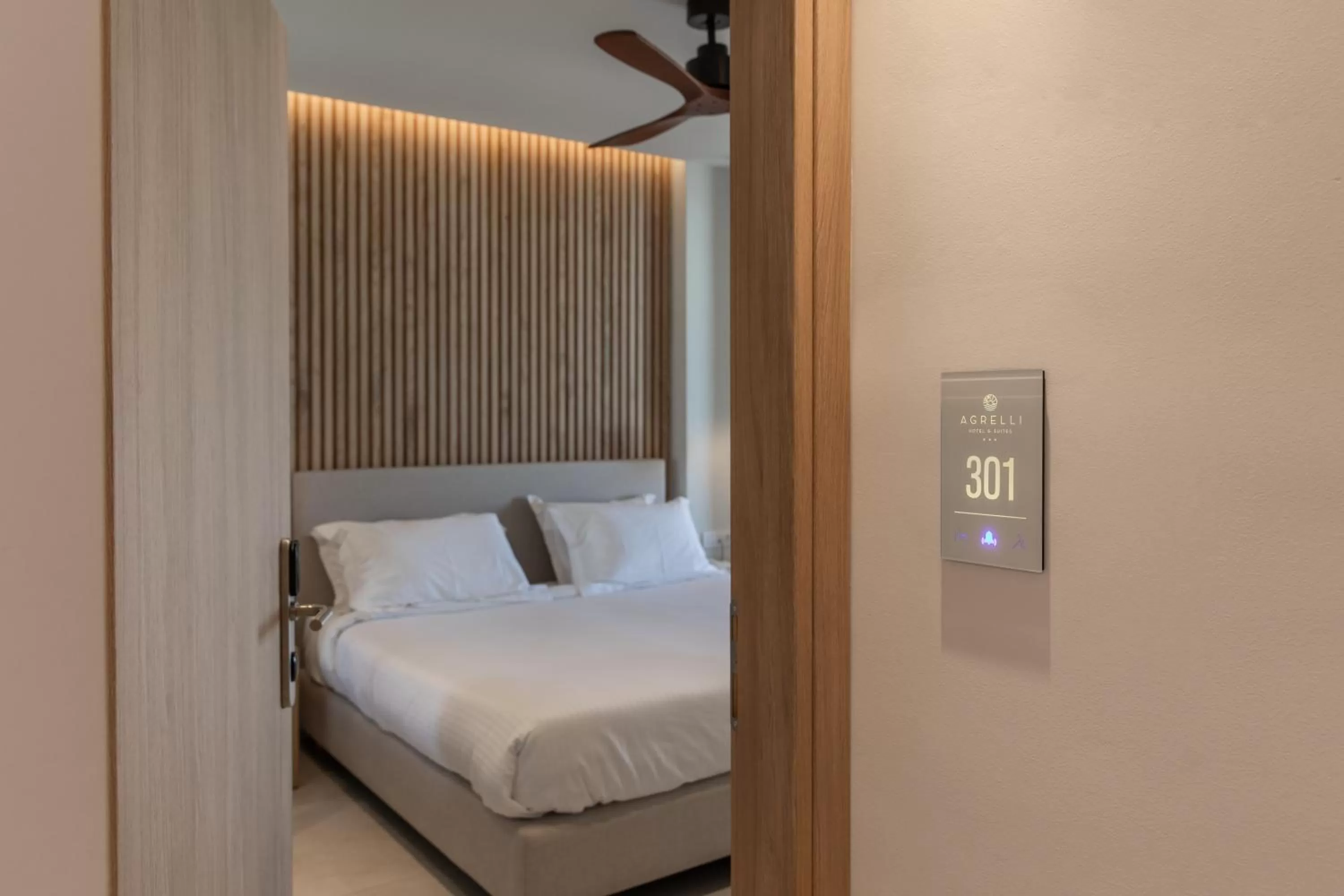 Photo of the whole room, Bed in Agrelli Hotel & Suites