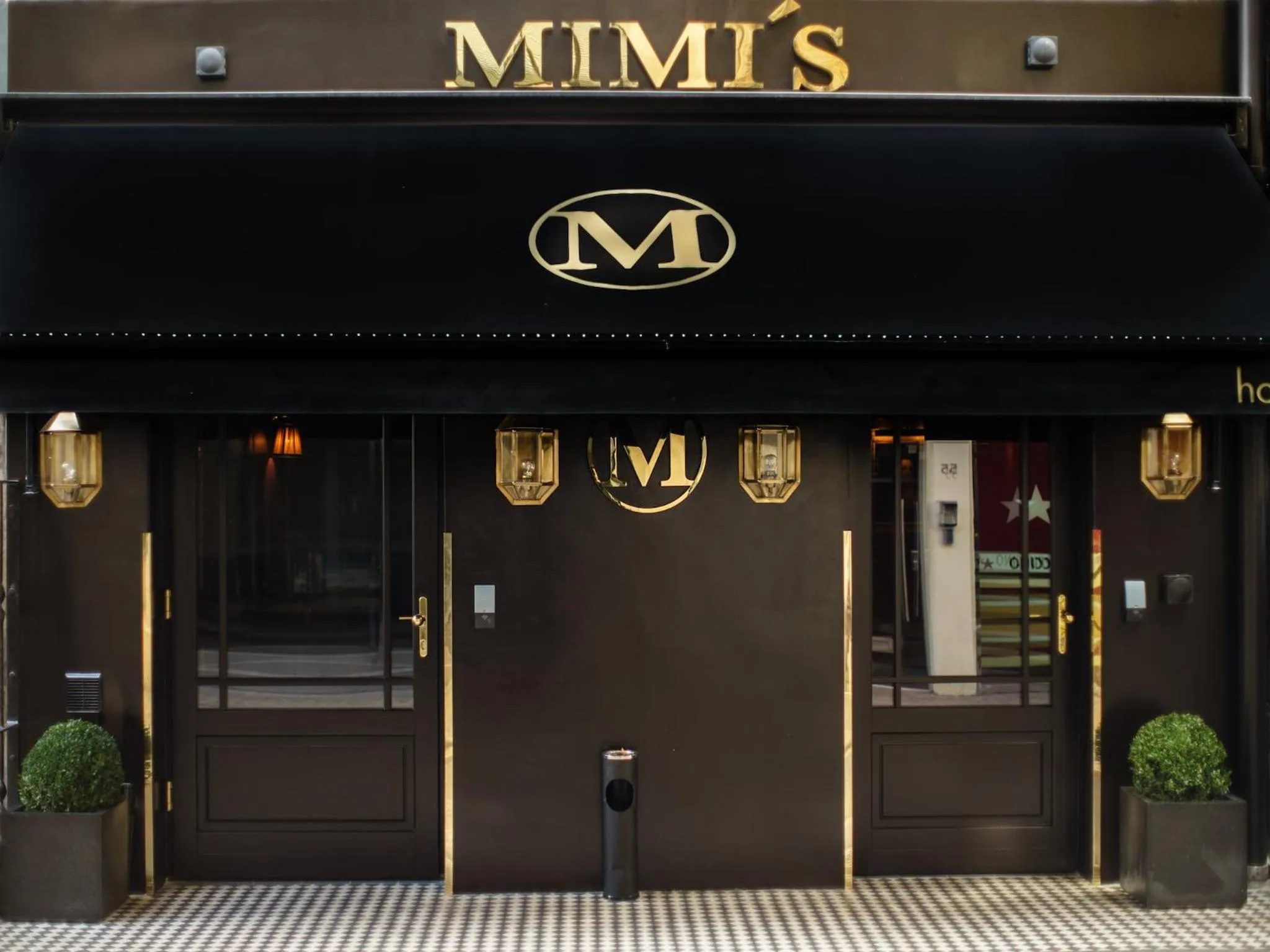 Facade/entrance in Mimi's Hotel Soho