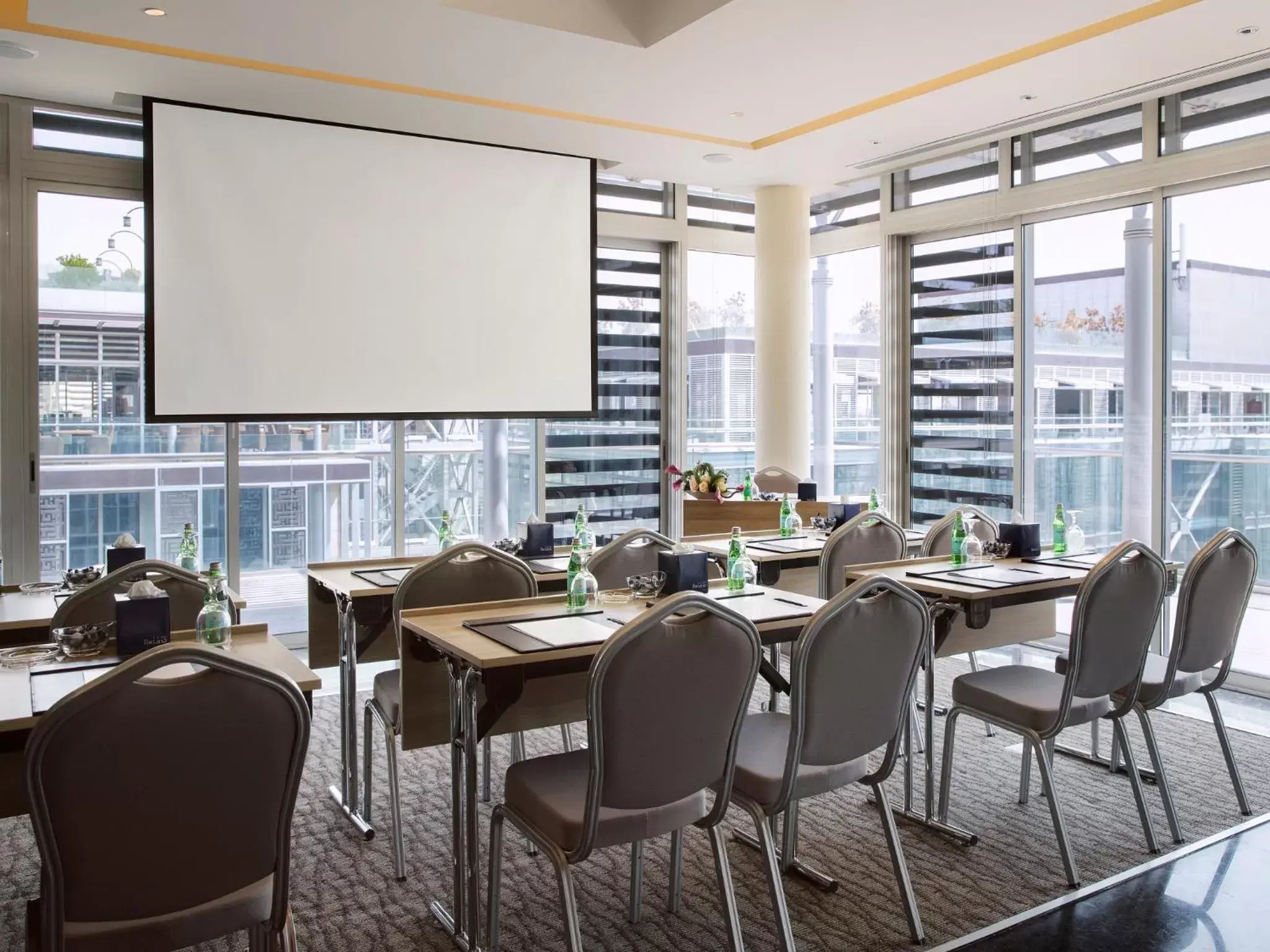 Meeting/conference room in The Boulevard Arjaan by Rotana