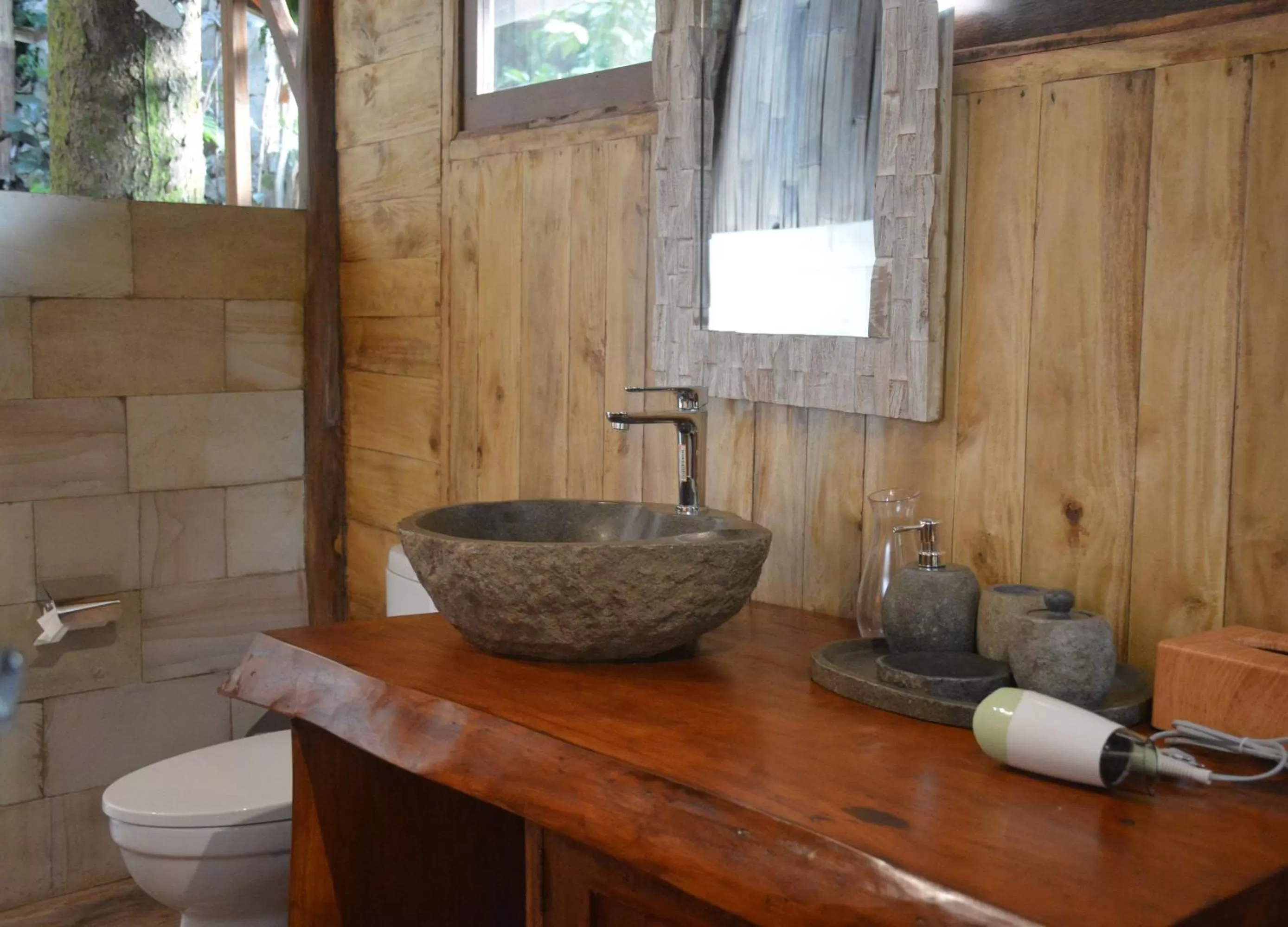 Shower in Gumi Ayu EcoStay