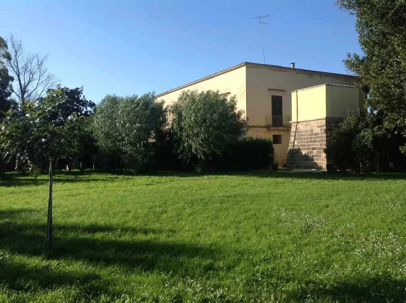 Garden, Property Building in b&b Casale Vecchio Lecce