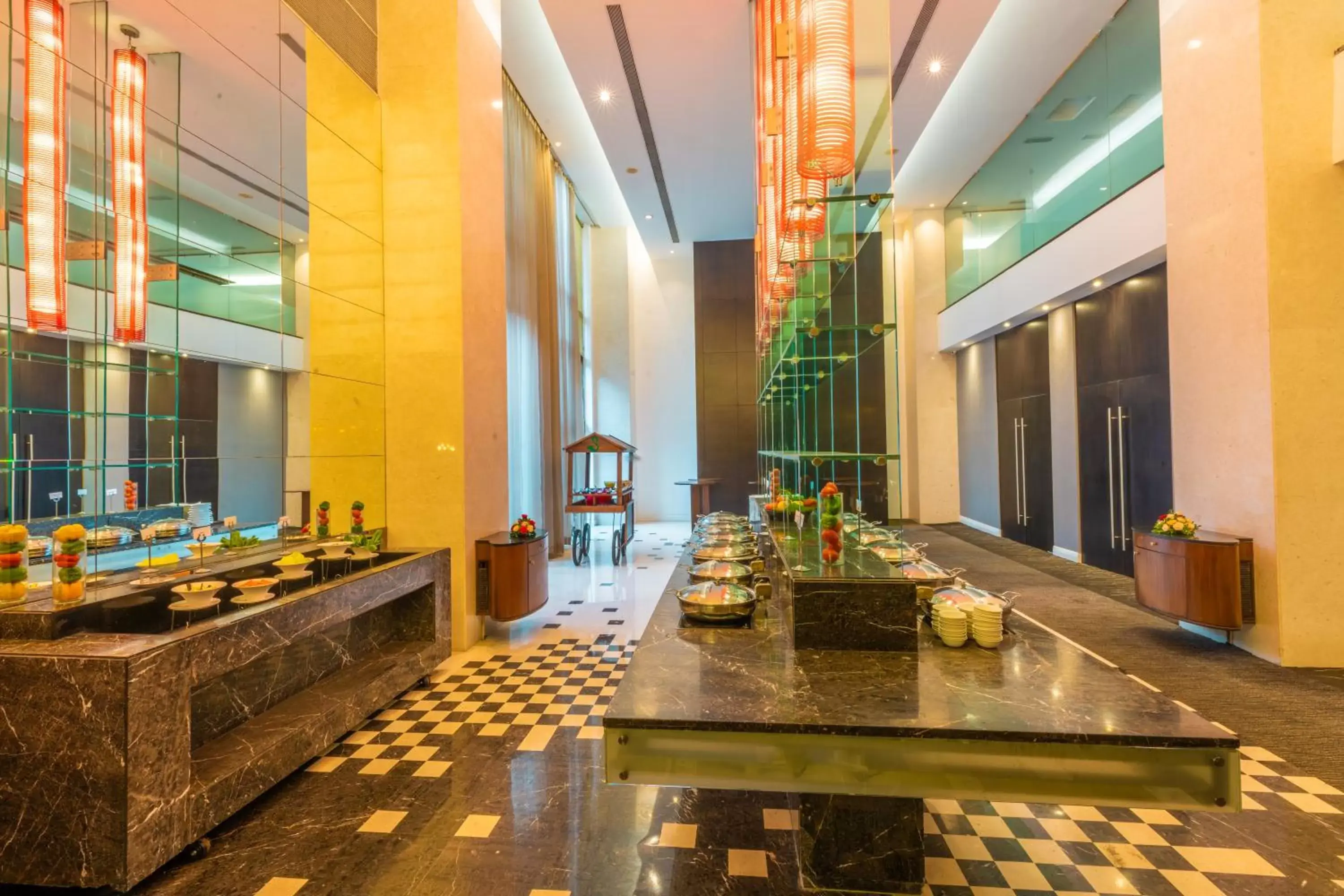 Restaurant/places to eat in O Hotel Pune