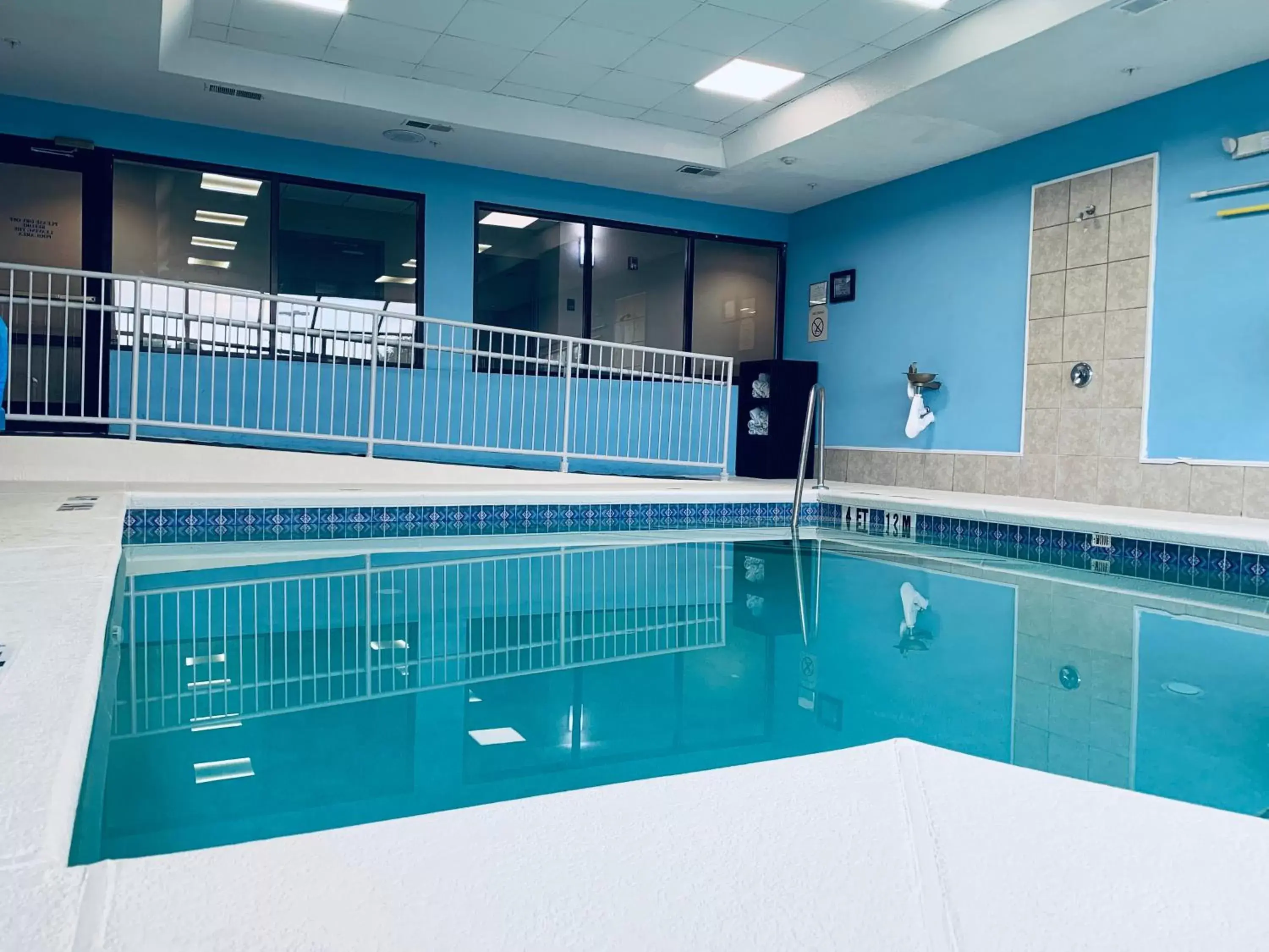 , Swimming Pool in Comfort Inn & Suites Atlanta Smyrna